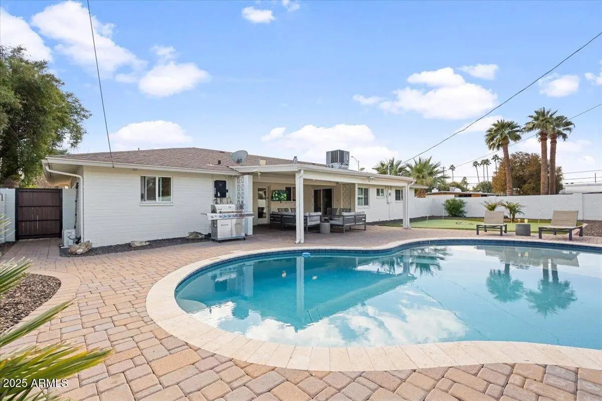 Photo of Listing #6893769