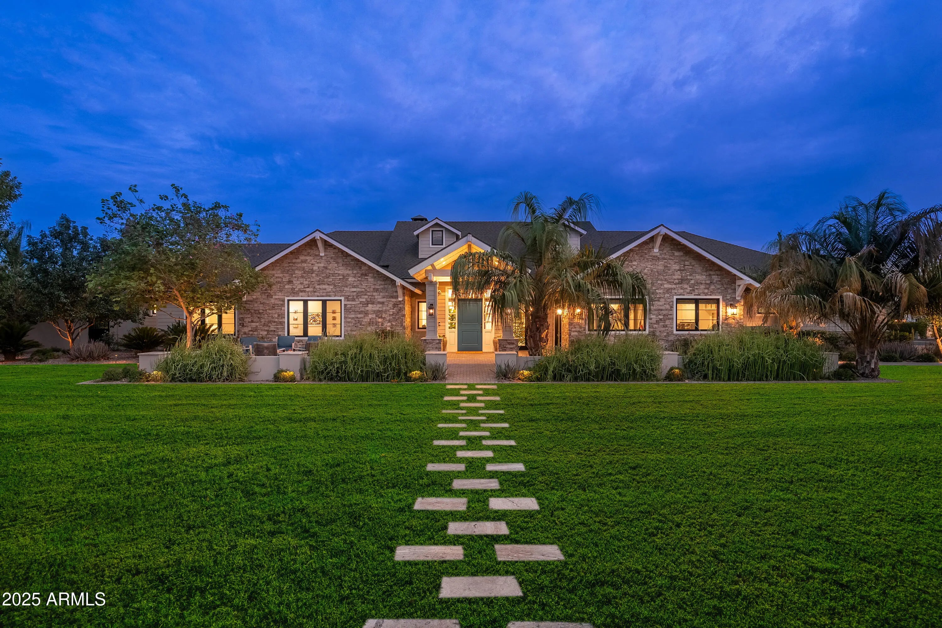 Photo of Listing #6894912