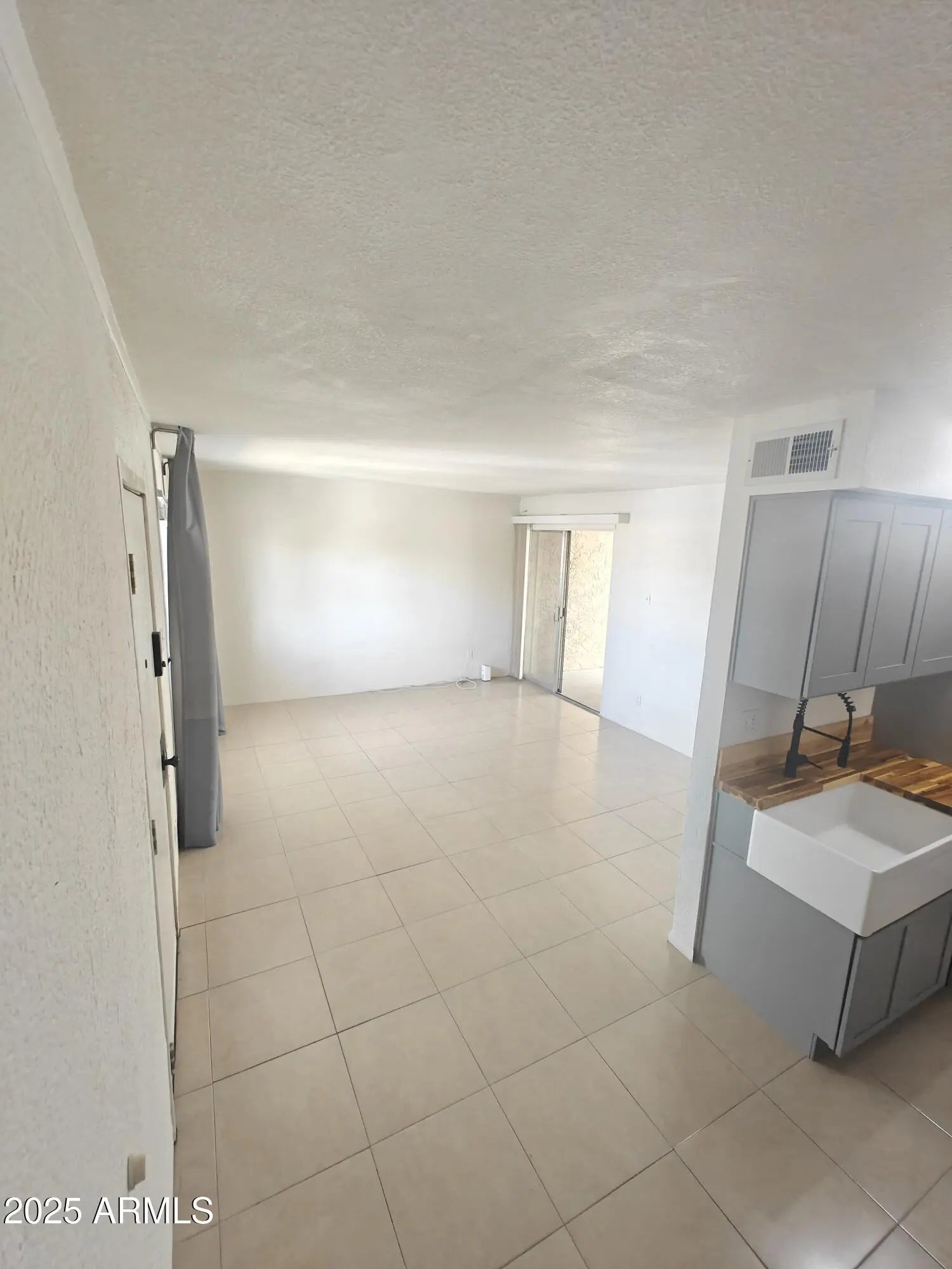 Photo of Listing #6894166