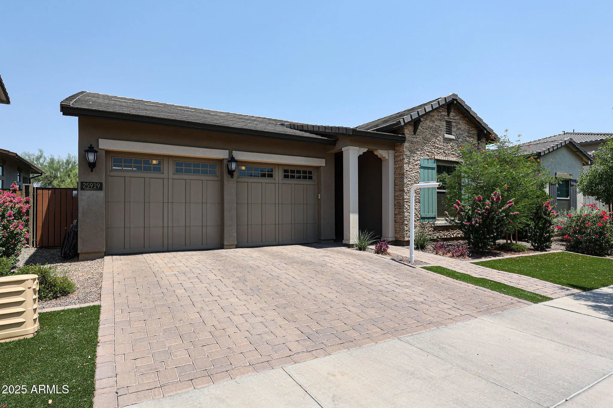 Photo of Listing #6894162