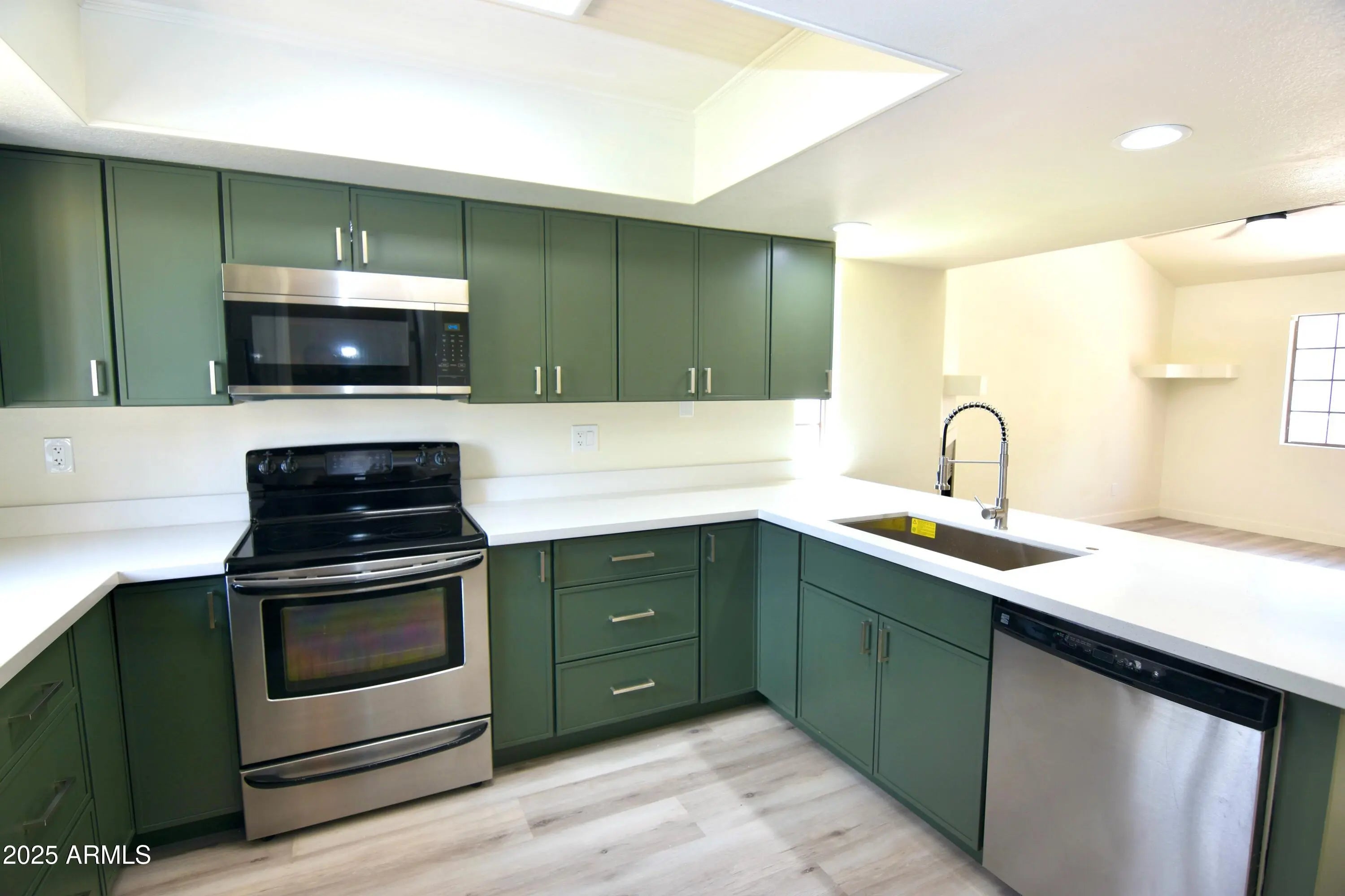 Photo of Listing #6894164