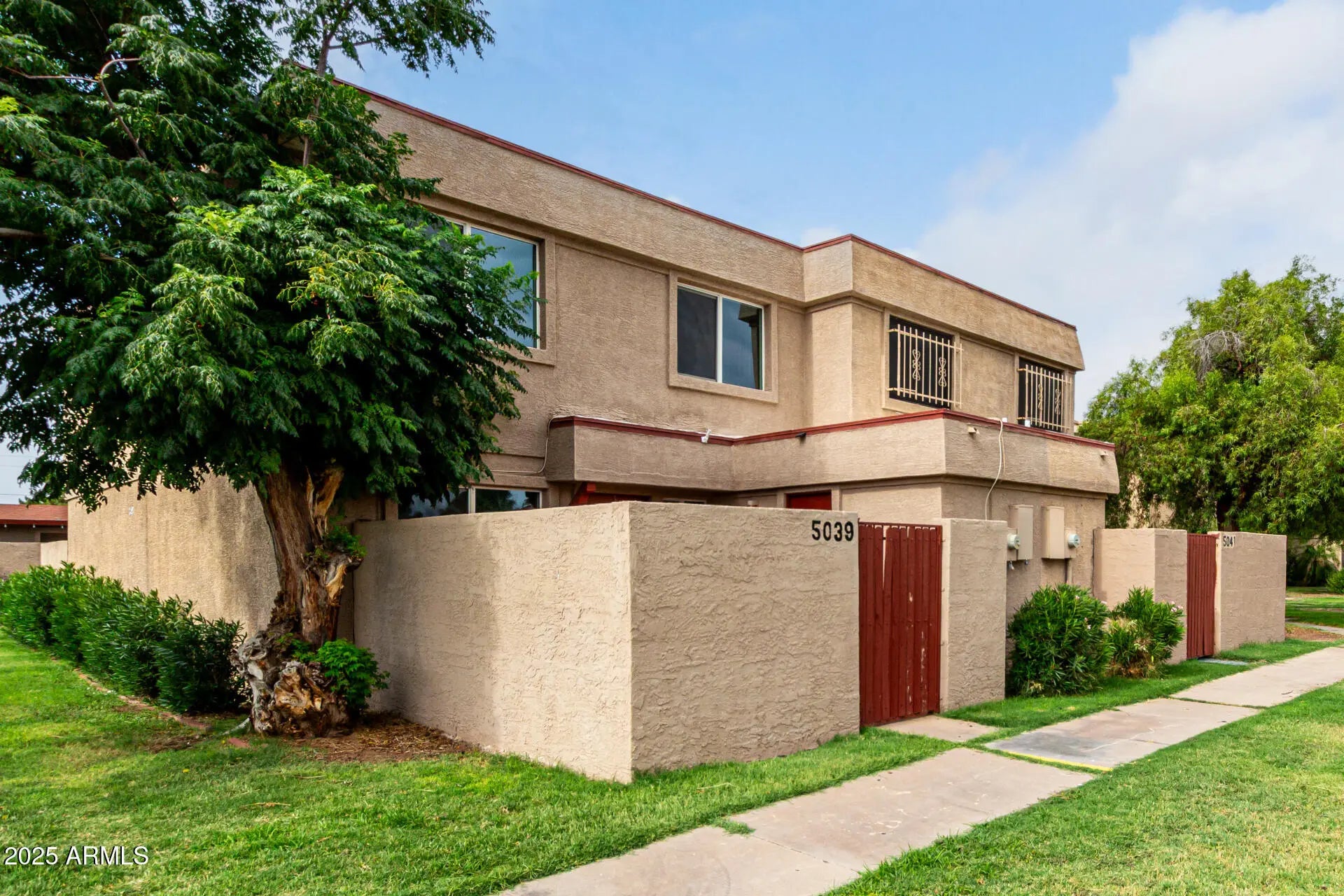 Photo of Listing #6894461