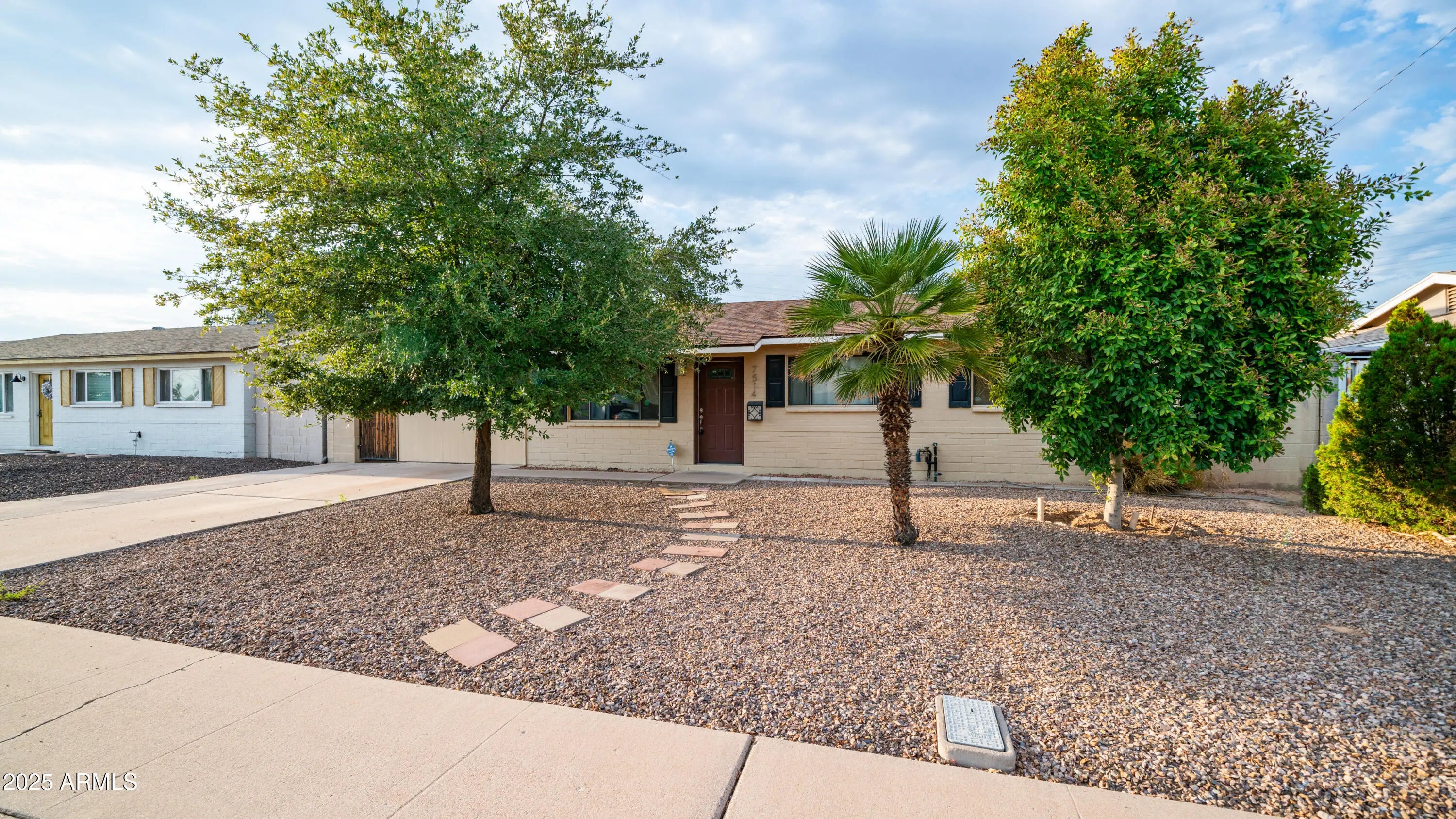 Photo of Listing #6911217