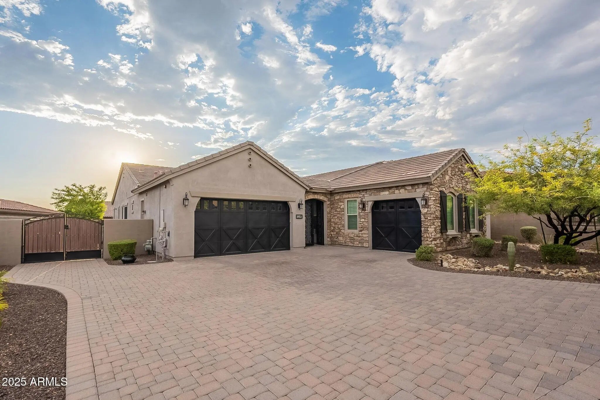 Photo of Listing #6915798