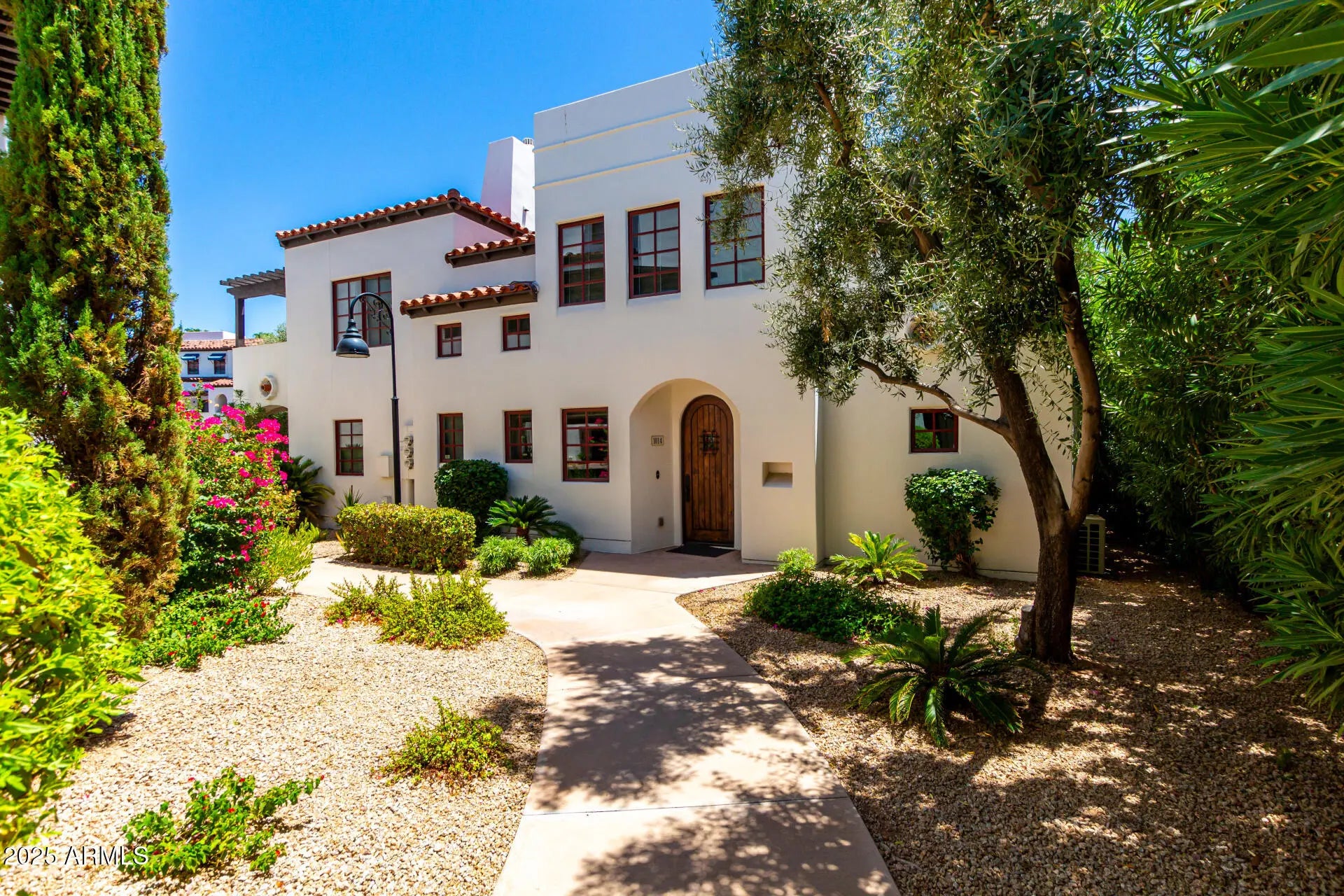 Photo of Listing #6896966