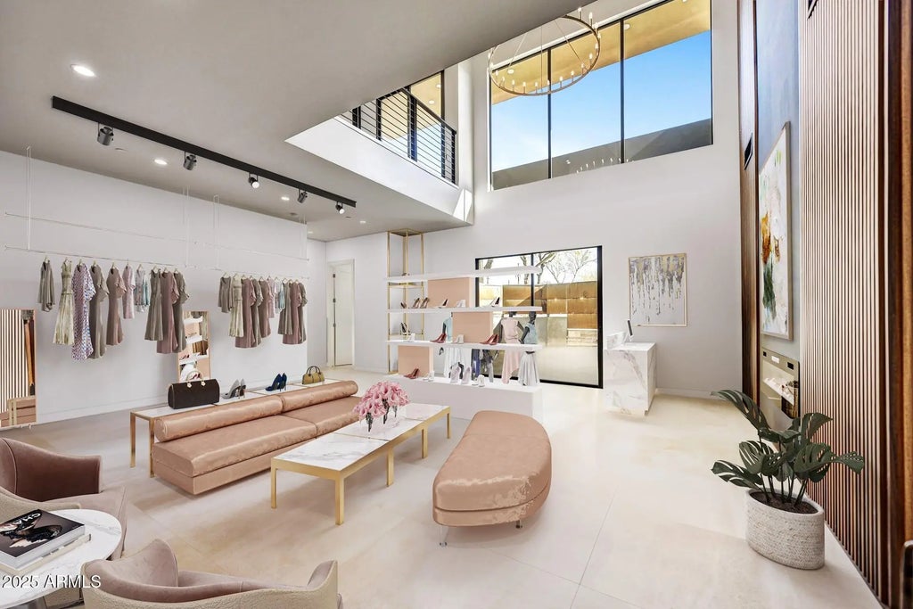 6525 E Cave Creek Road (unit 101), Cave Creek