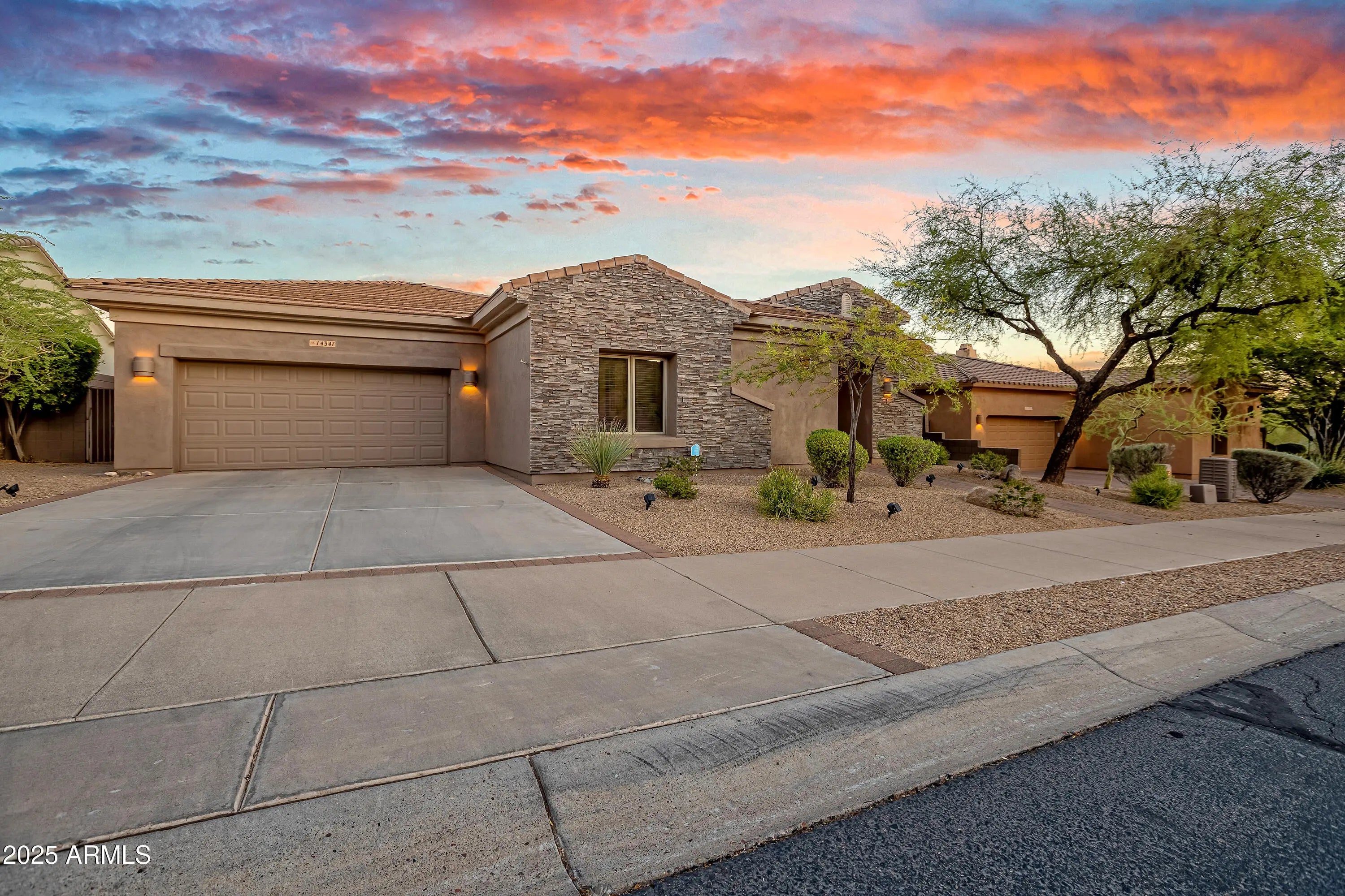 Photo of Listing #6894657