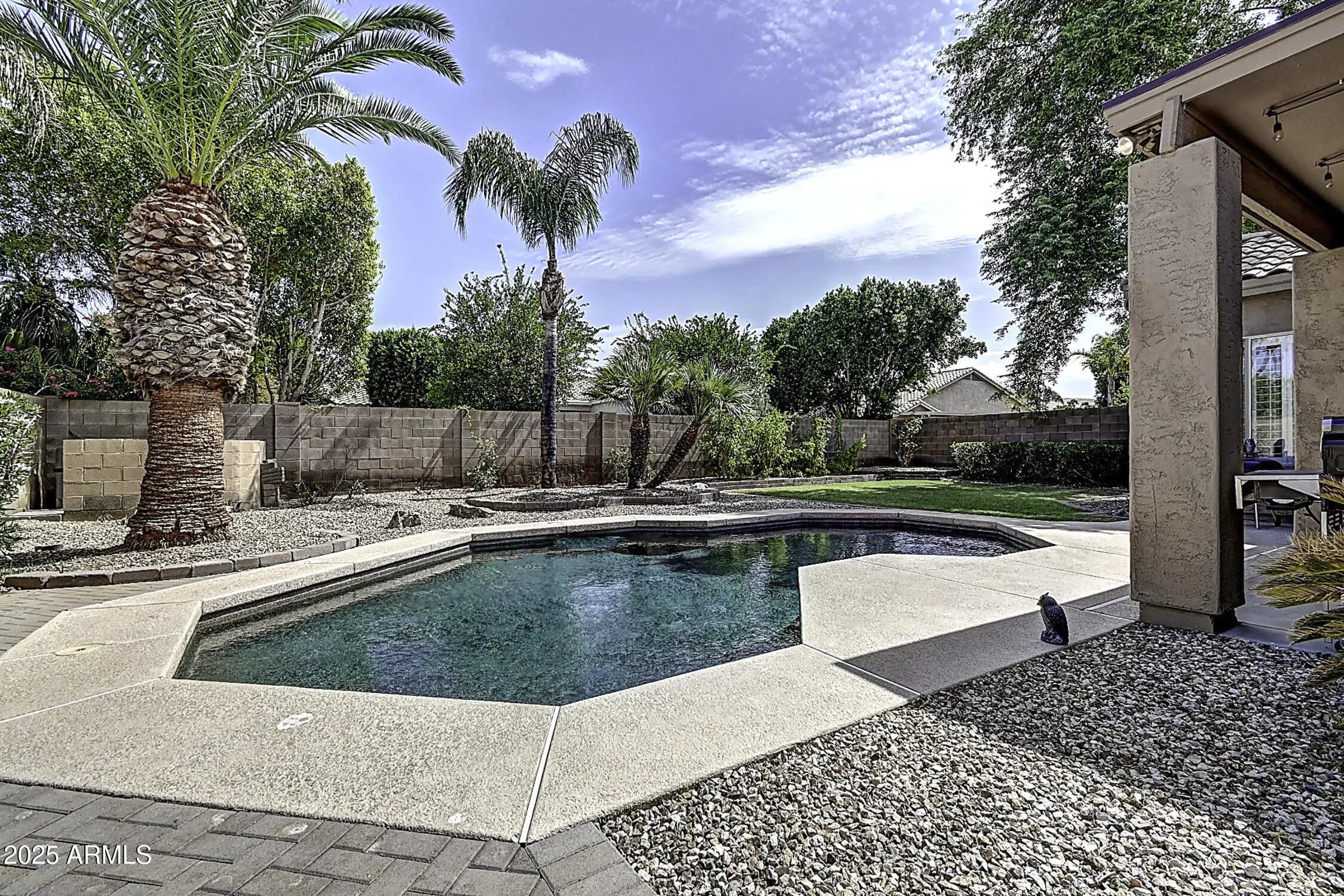 Photo of Listing #6899395