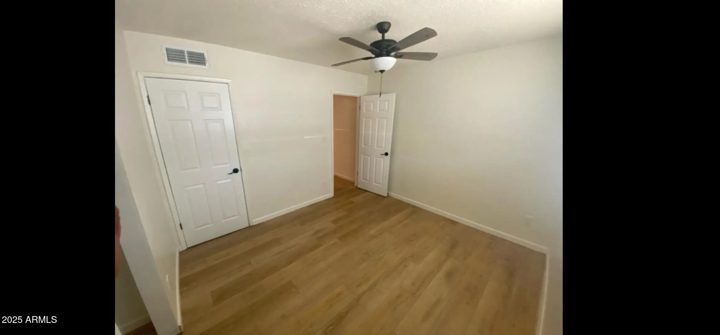 Photo of Listing #6894805