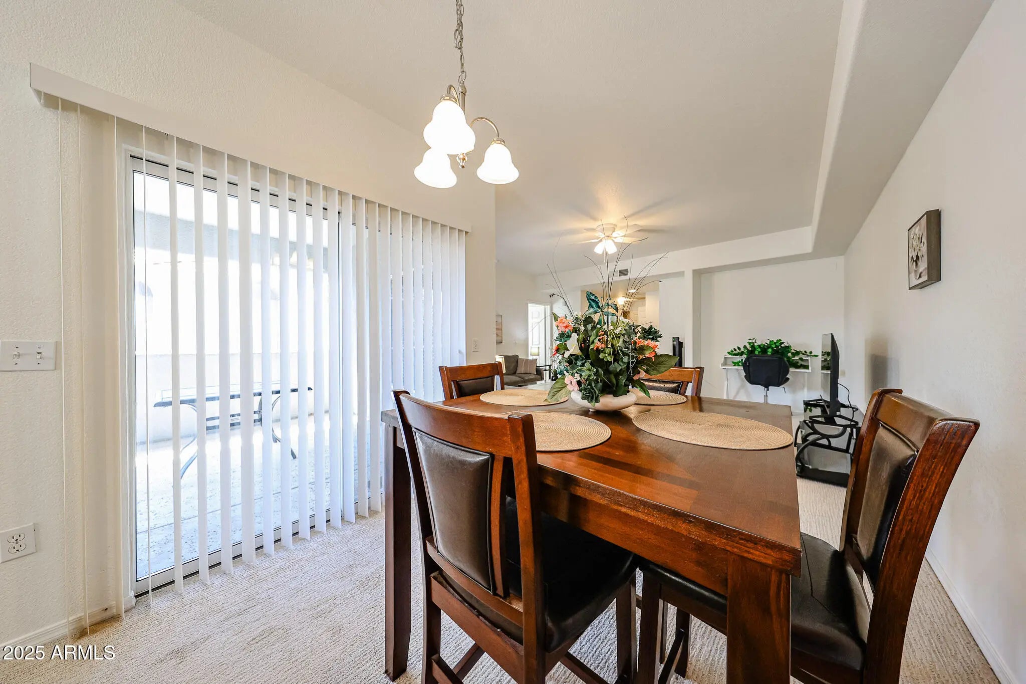 Photo of Listing #6894877