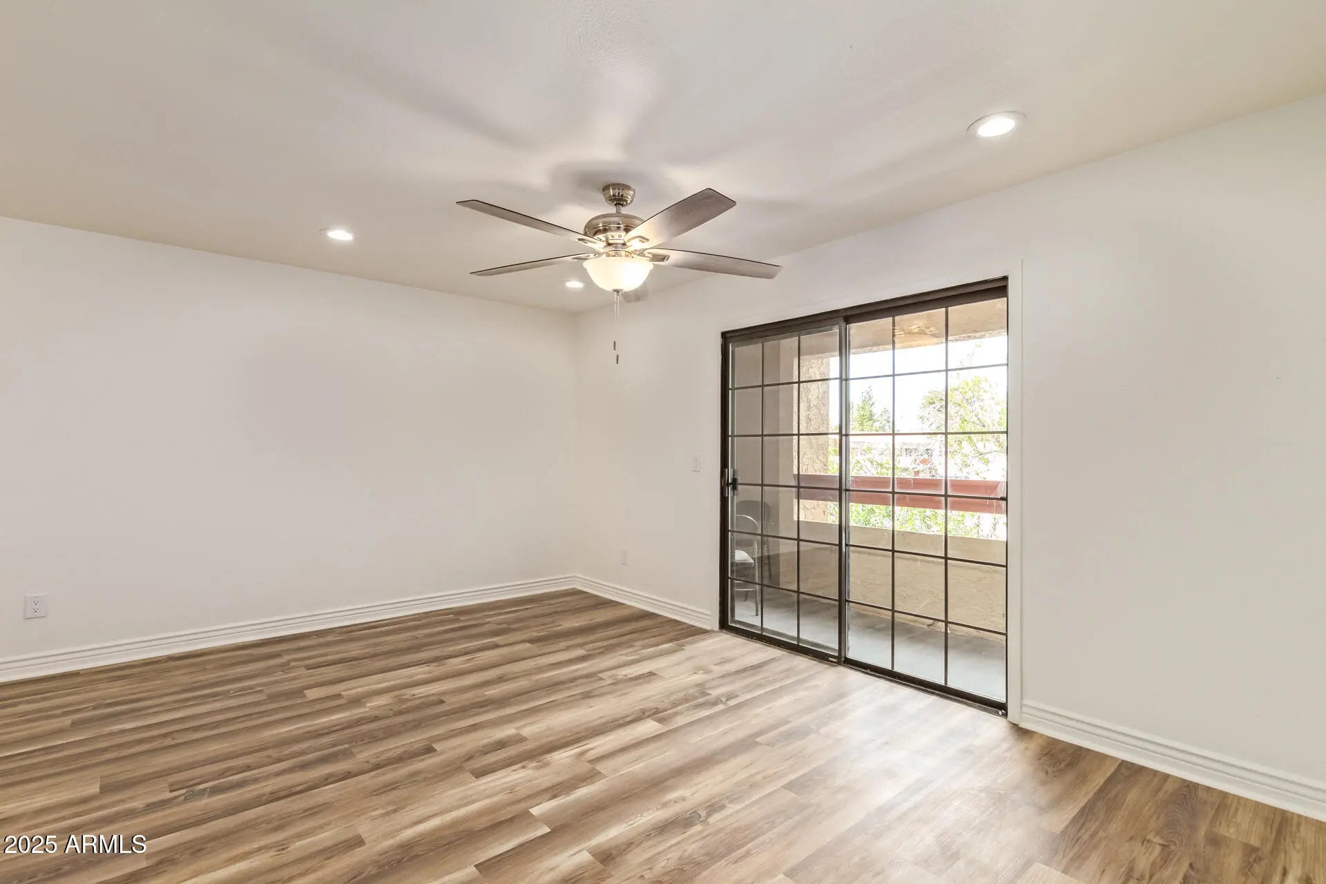 Photo of Listing #6896220