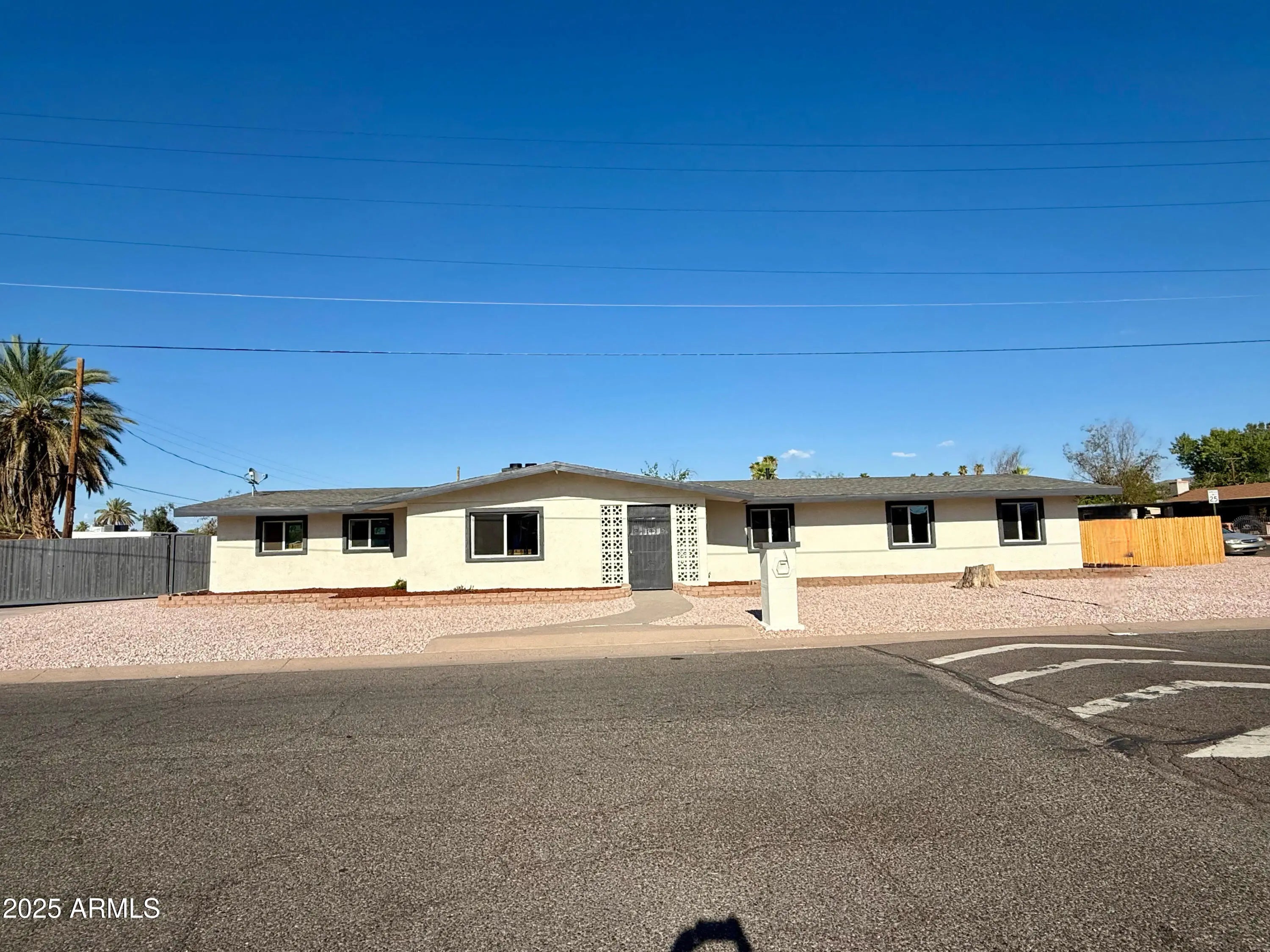 Photo of Listing #6895039