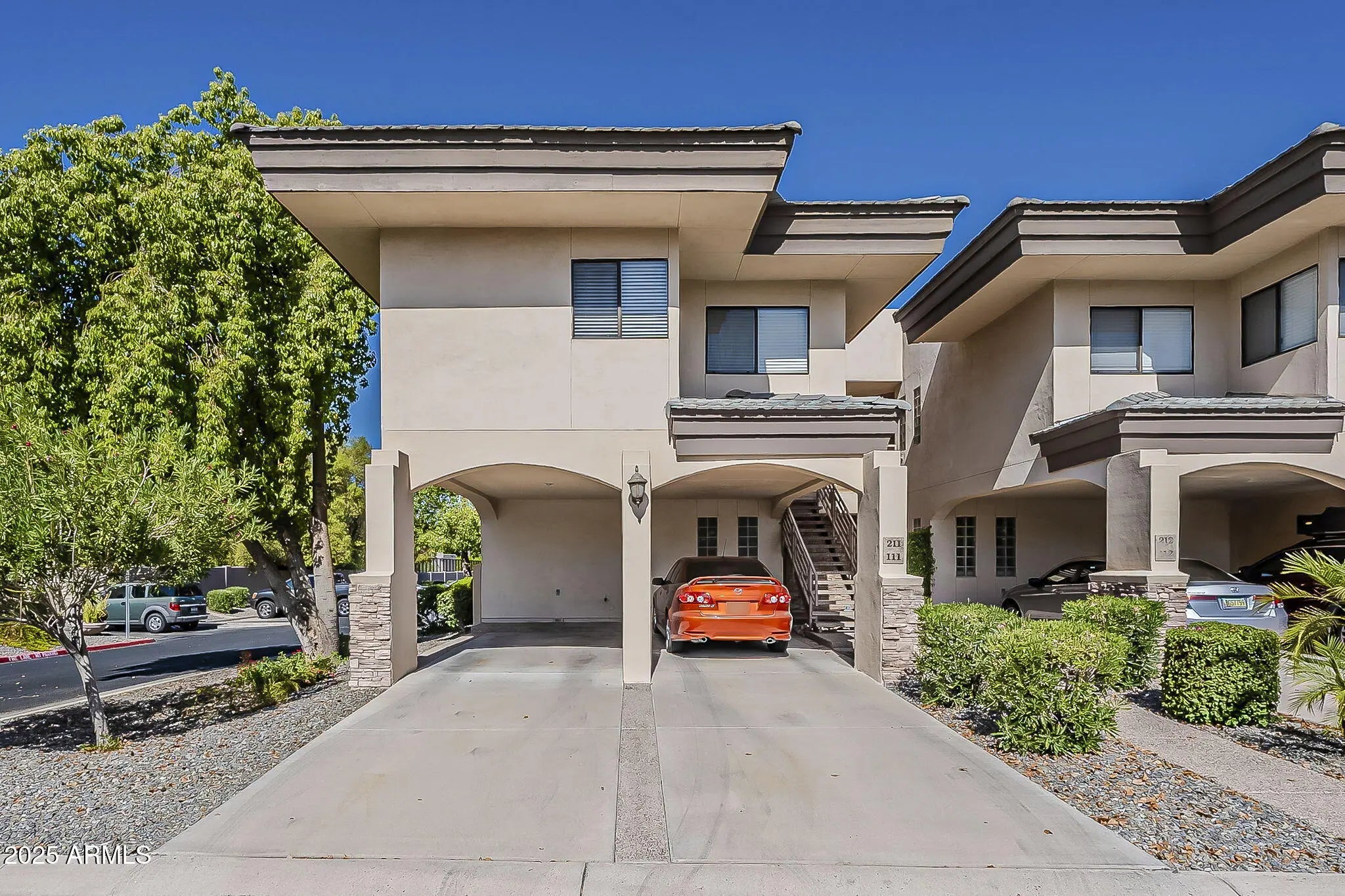 Photo of Listing #6896683