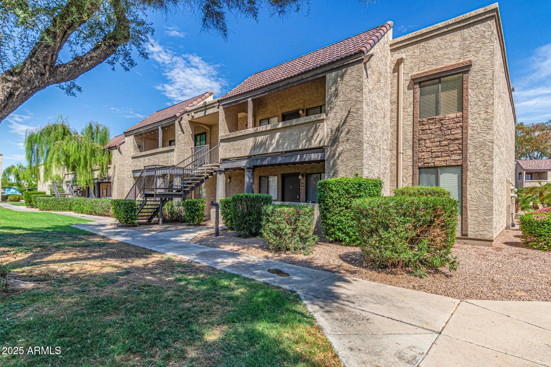 Photo of Listing #6915785