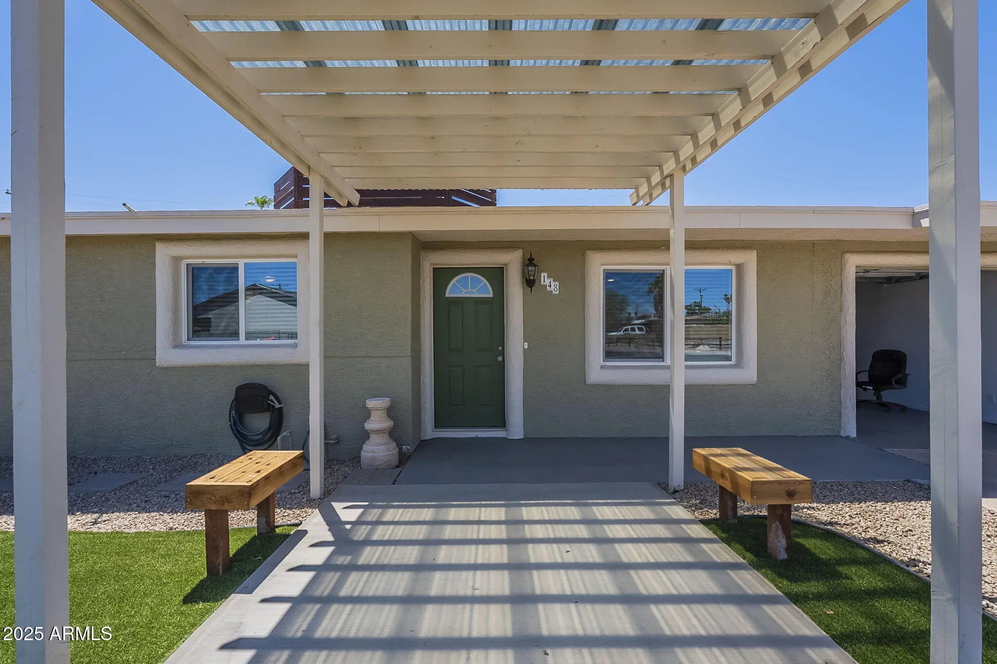 Photo of Listing #6896705