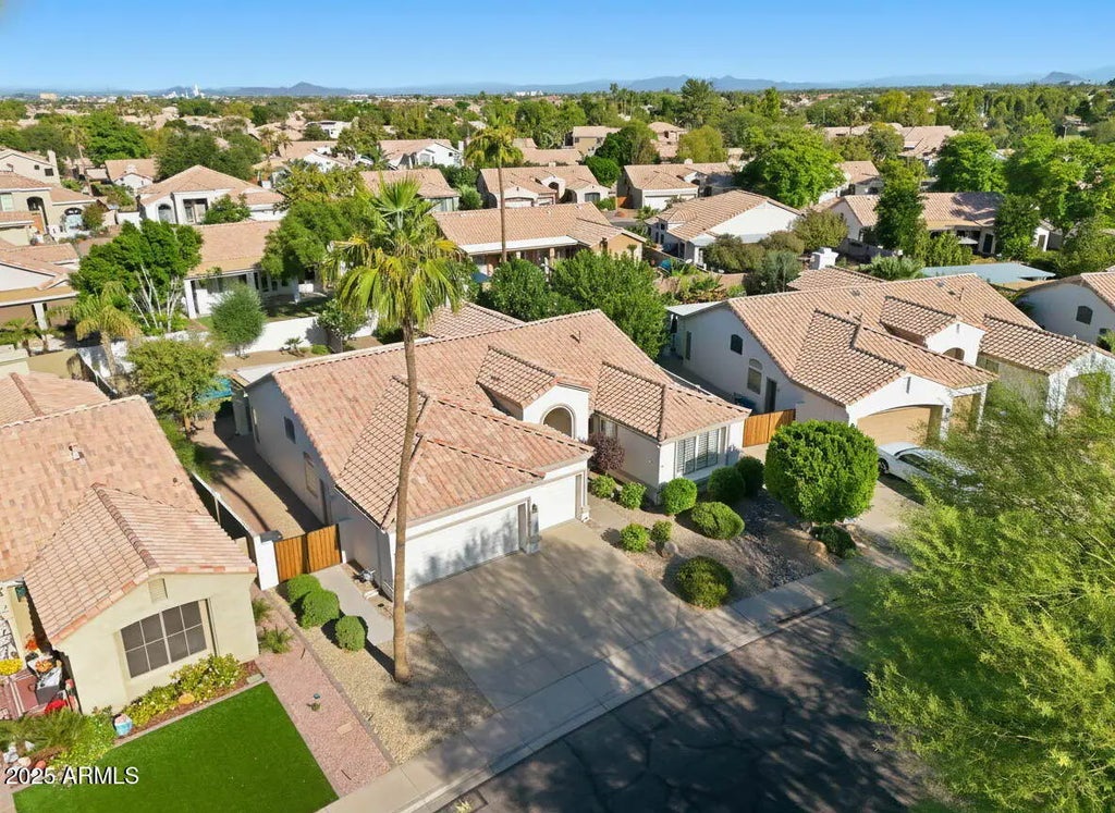 1770 W Hawk Way, Chandler