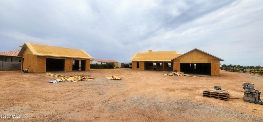 29543 N Cherokee Trail, Florence