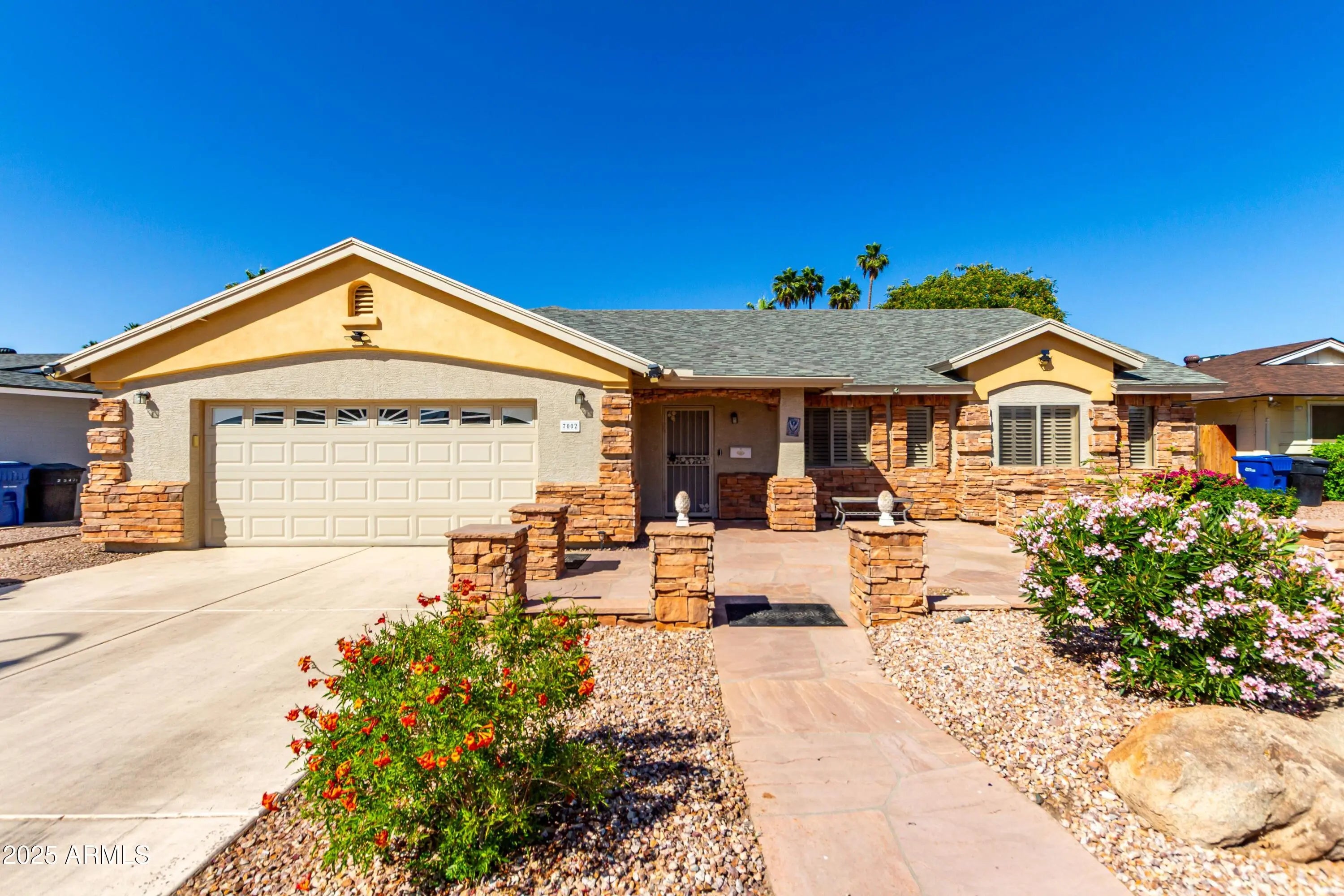 Photo of Listing #6897094