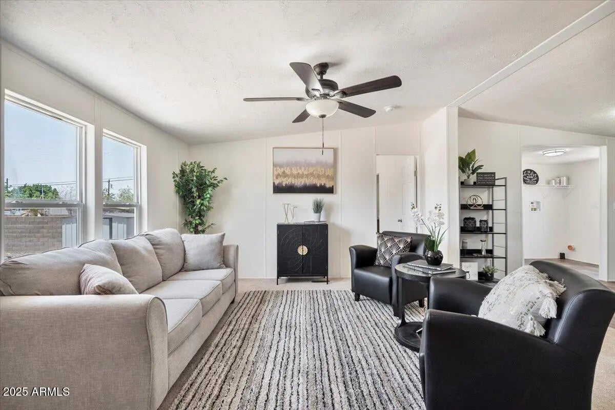 Photo of Listing #6895942