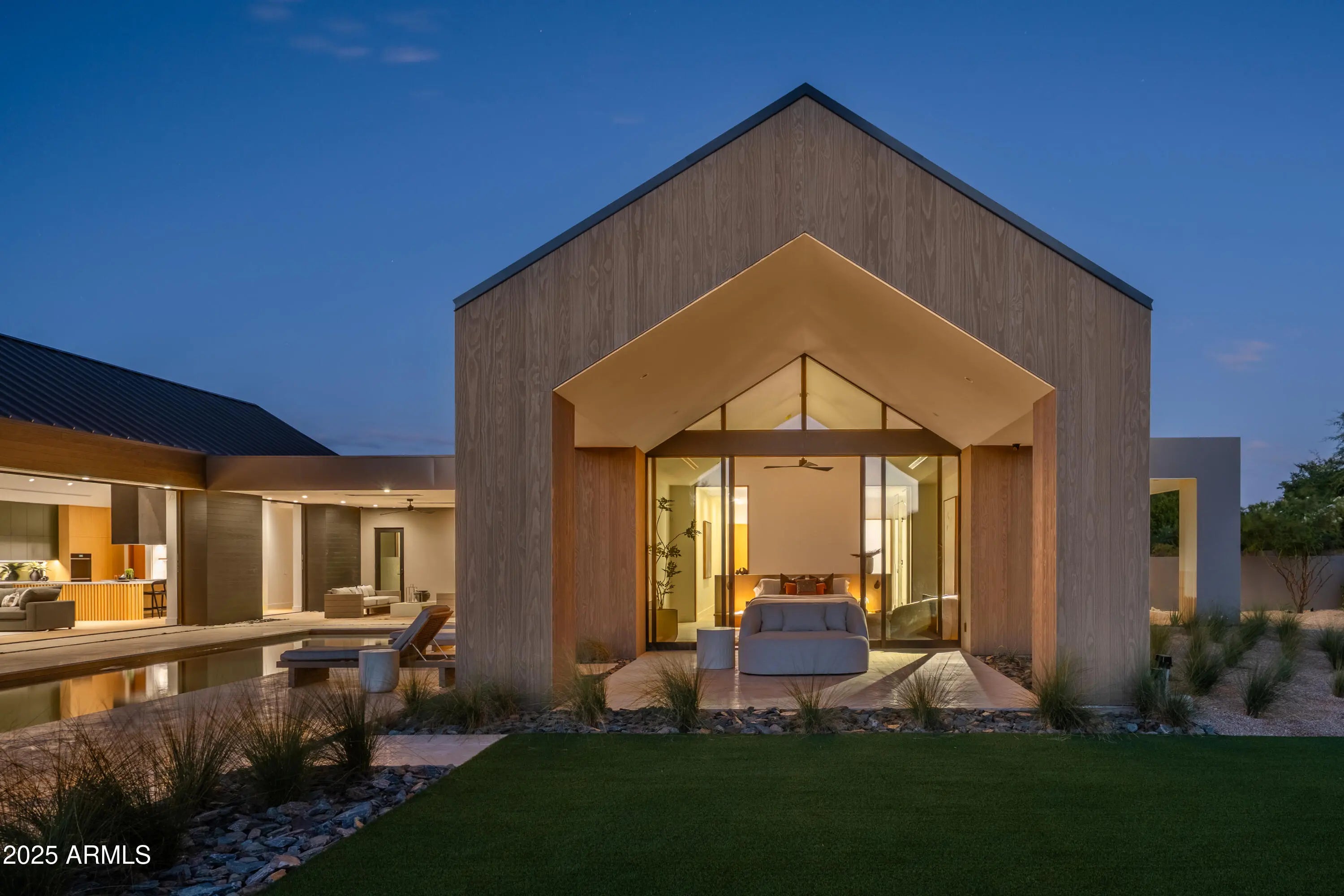 Photo of Listing #6913208