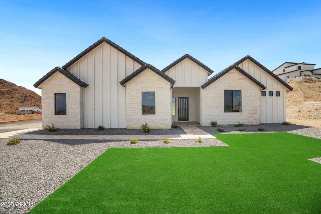 2113 W Butte Creek Boulevard, San Tan Valley