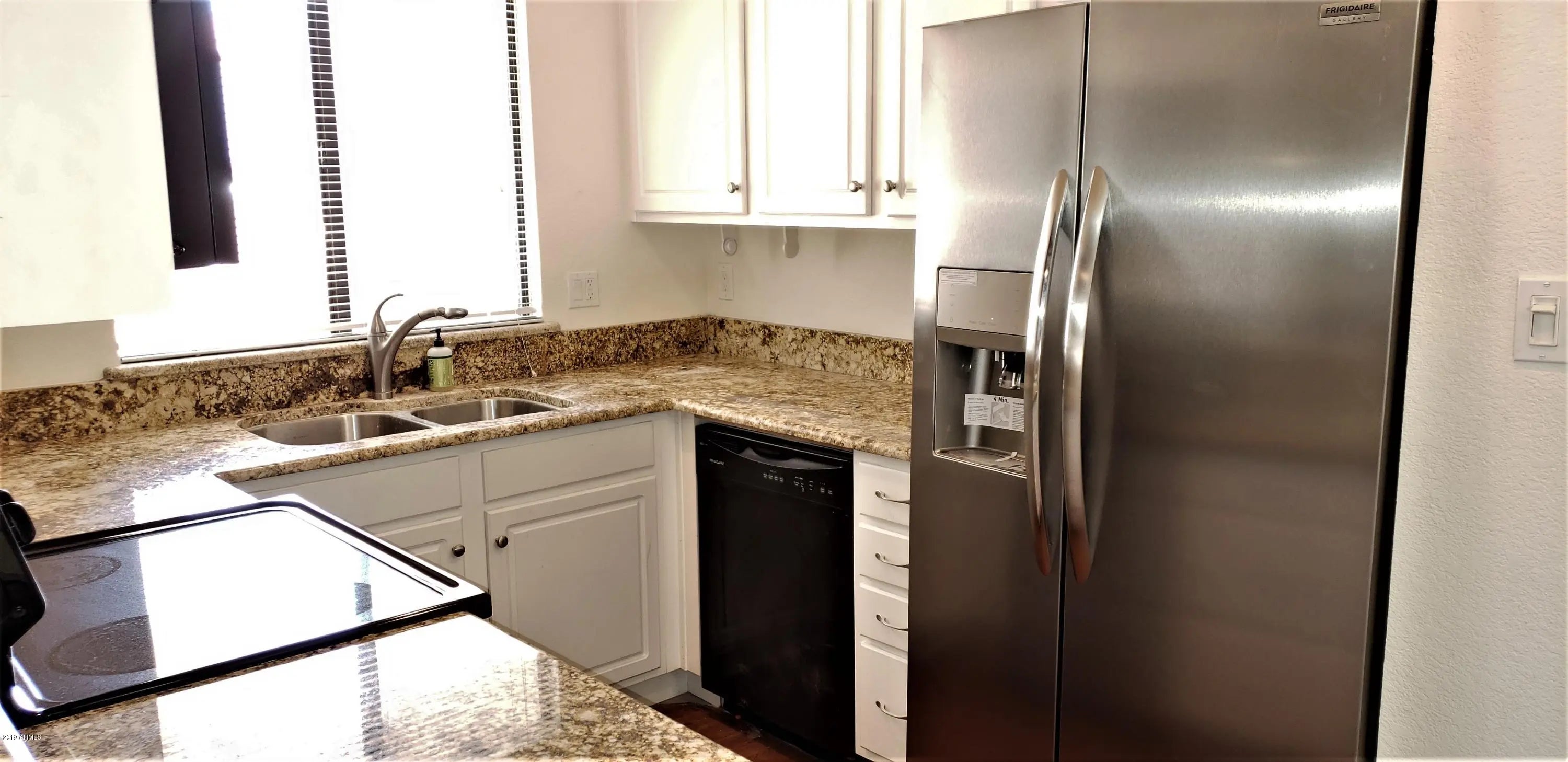 Photo of Listing #6896016