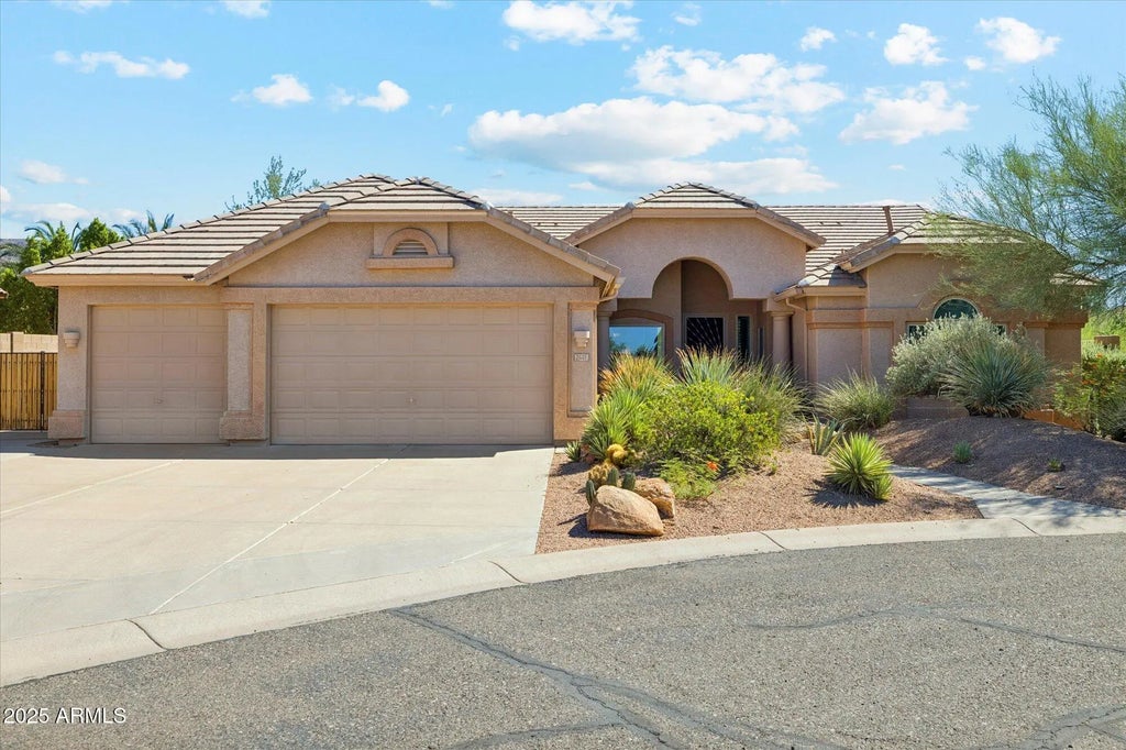 2441 N Cabot Circle, Mesa
