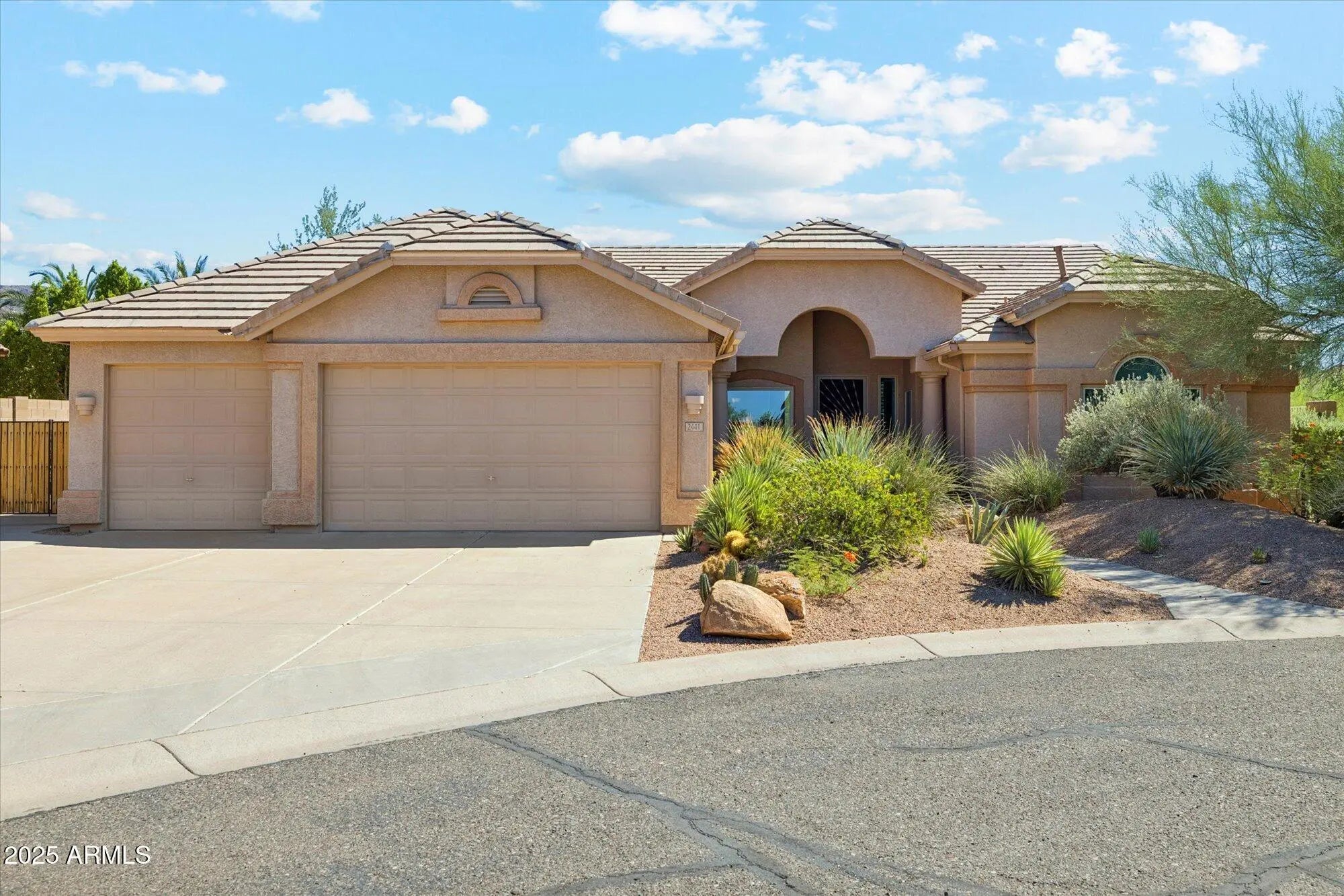 Photo of Listing #6927689