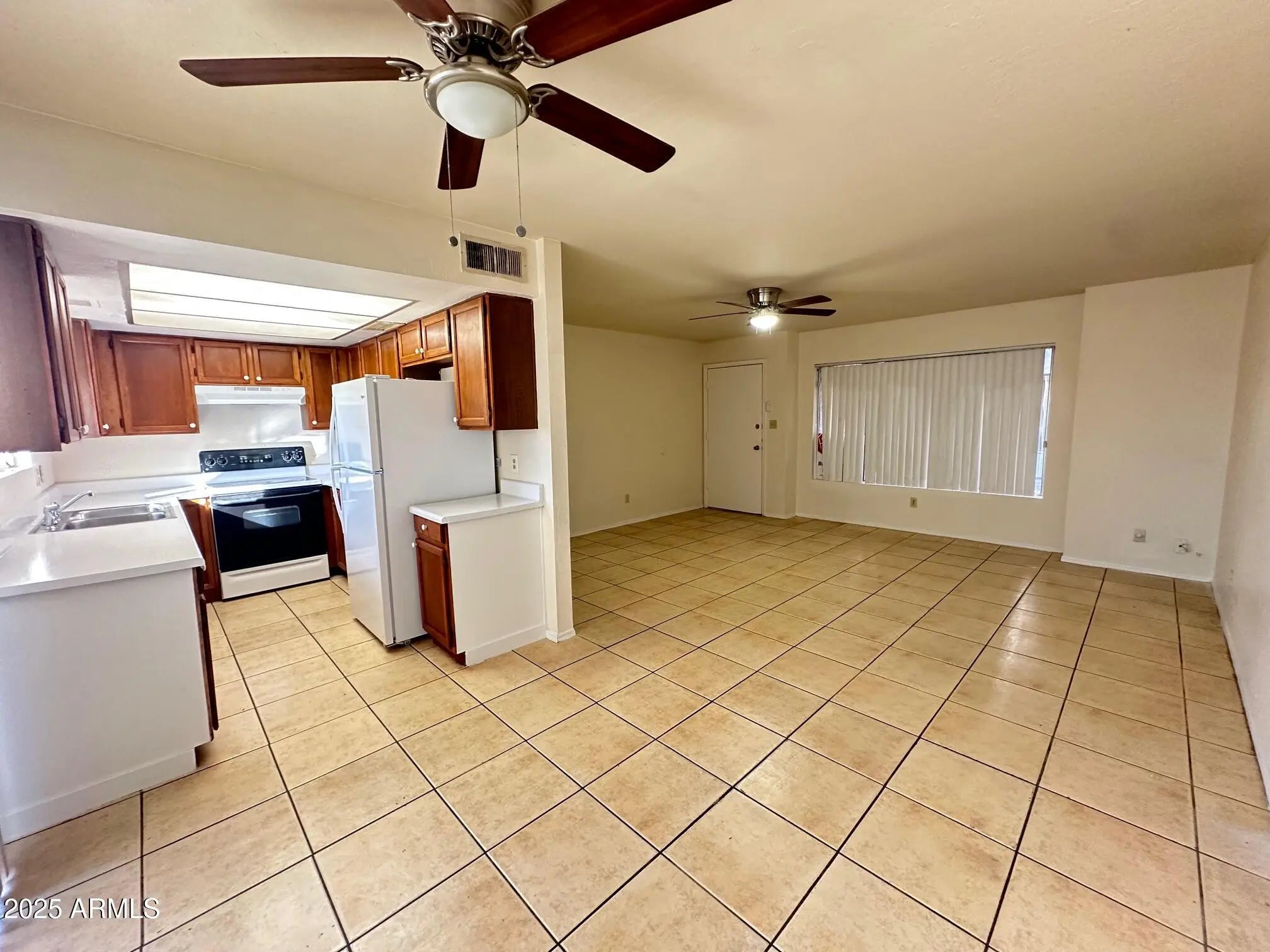 Photo of Listing #6896083