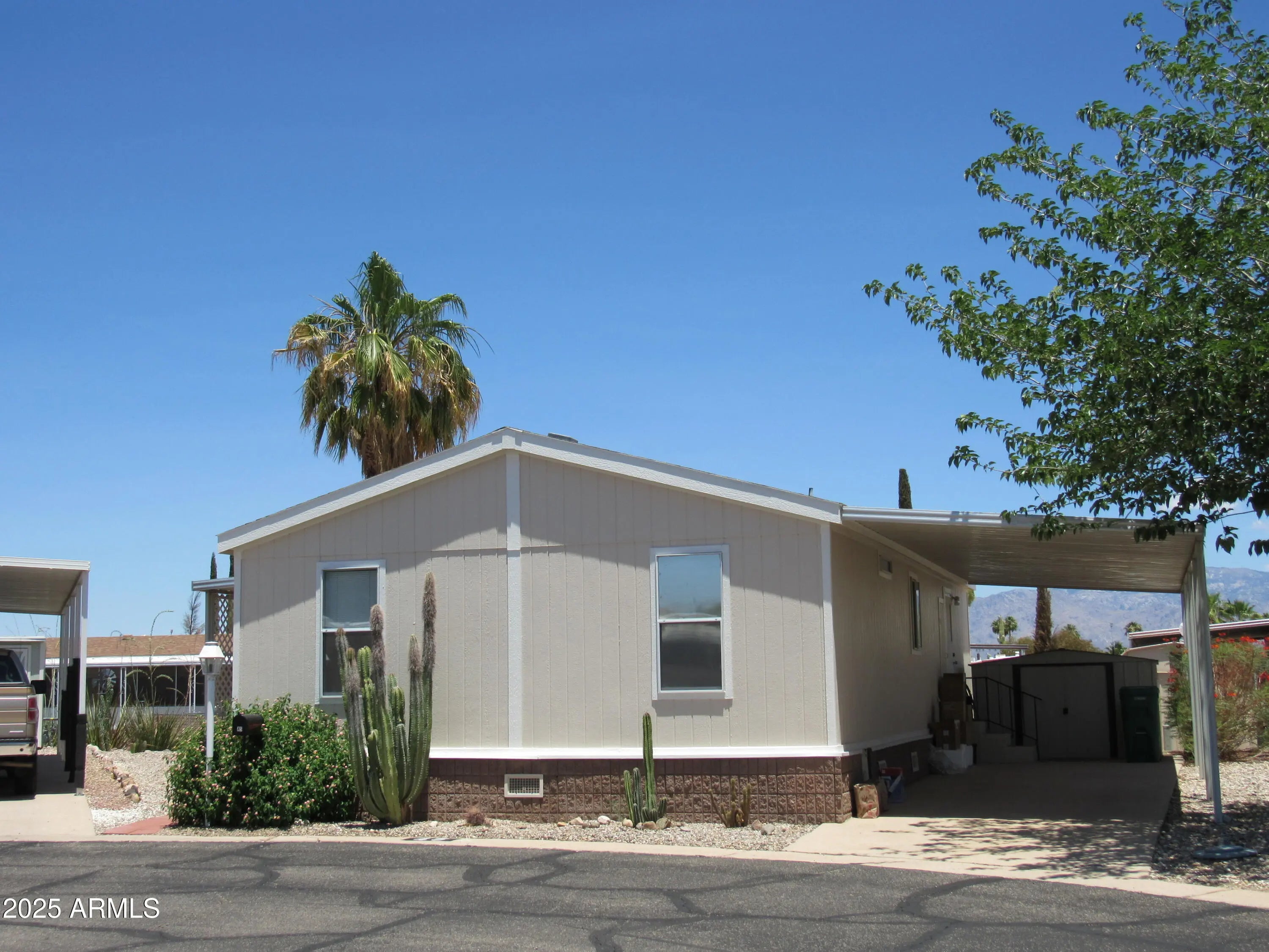 Photo of Listing #6896085