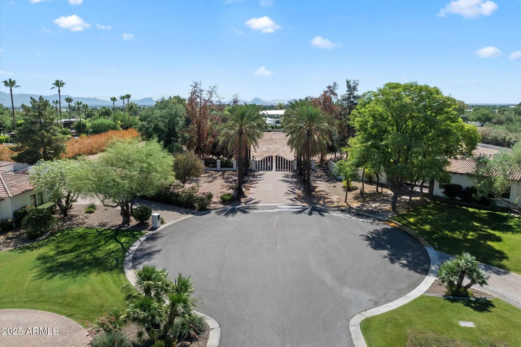 Photo of Listing #6896297