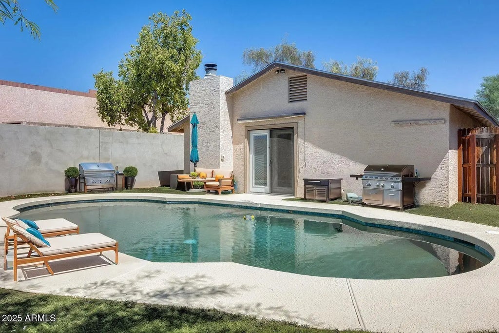 1771 W Mariposa Court, Chandler