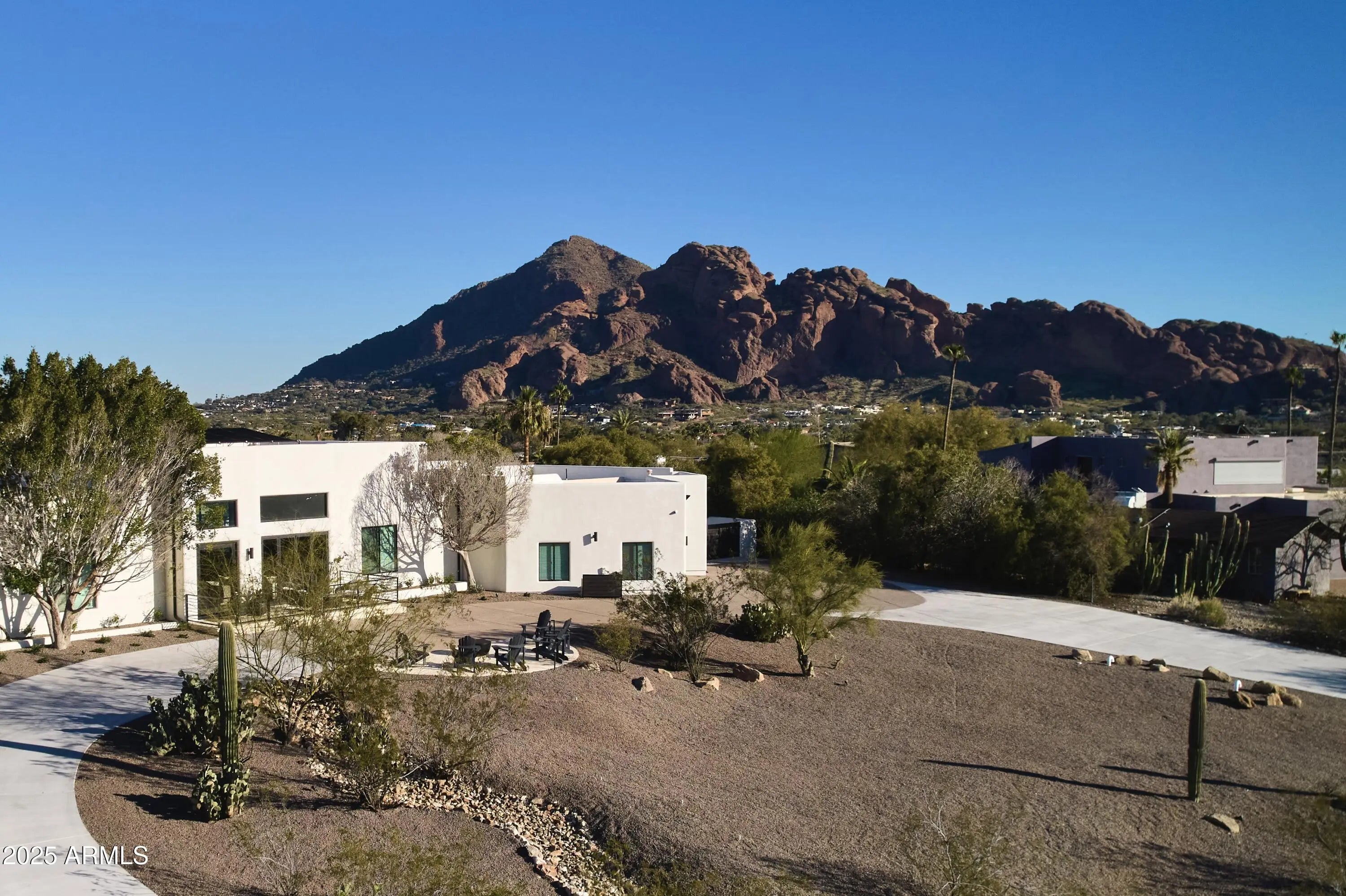 Photo of Listing #6911636