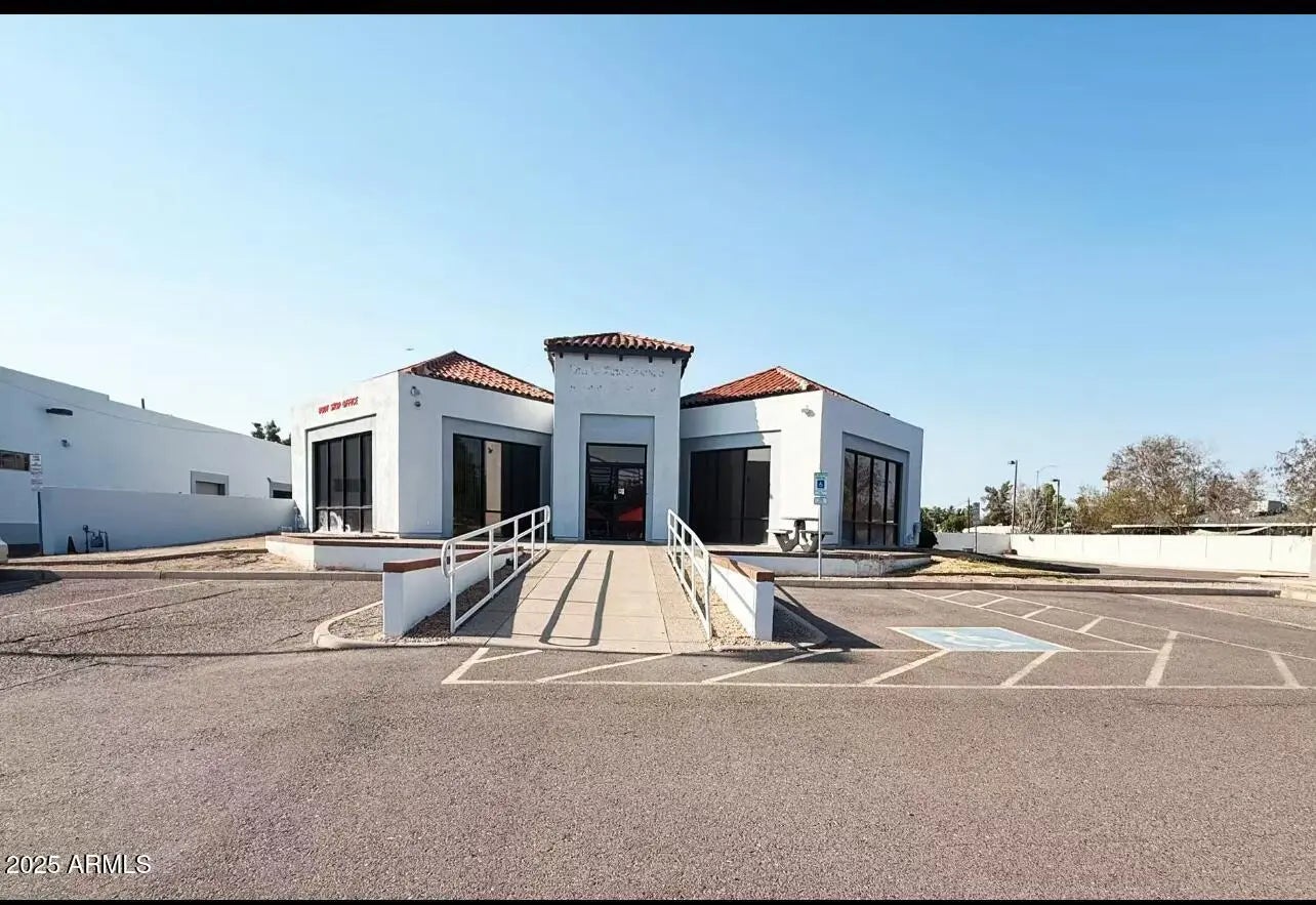 Photo of Listing #6896333