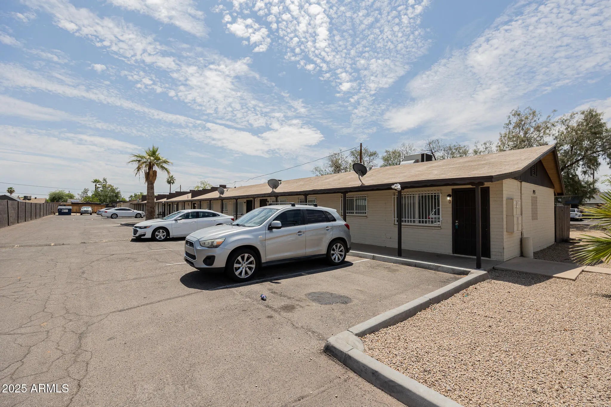 Photo of Listing #6896439