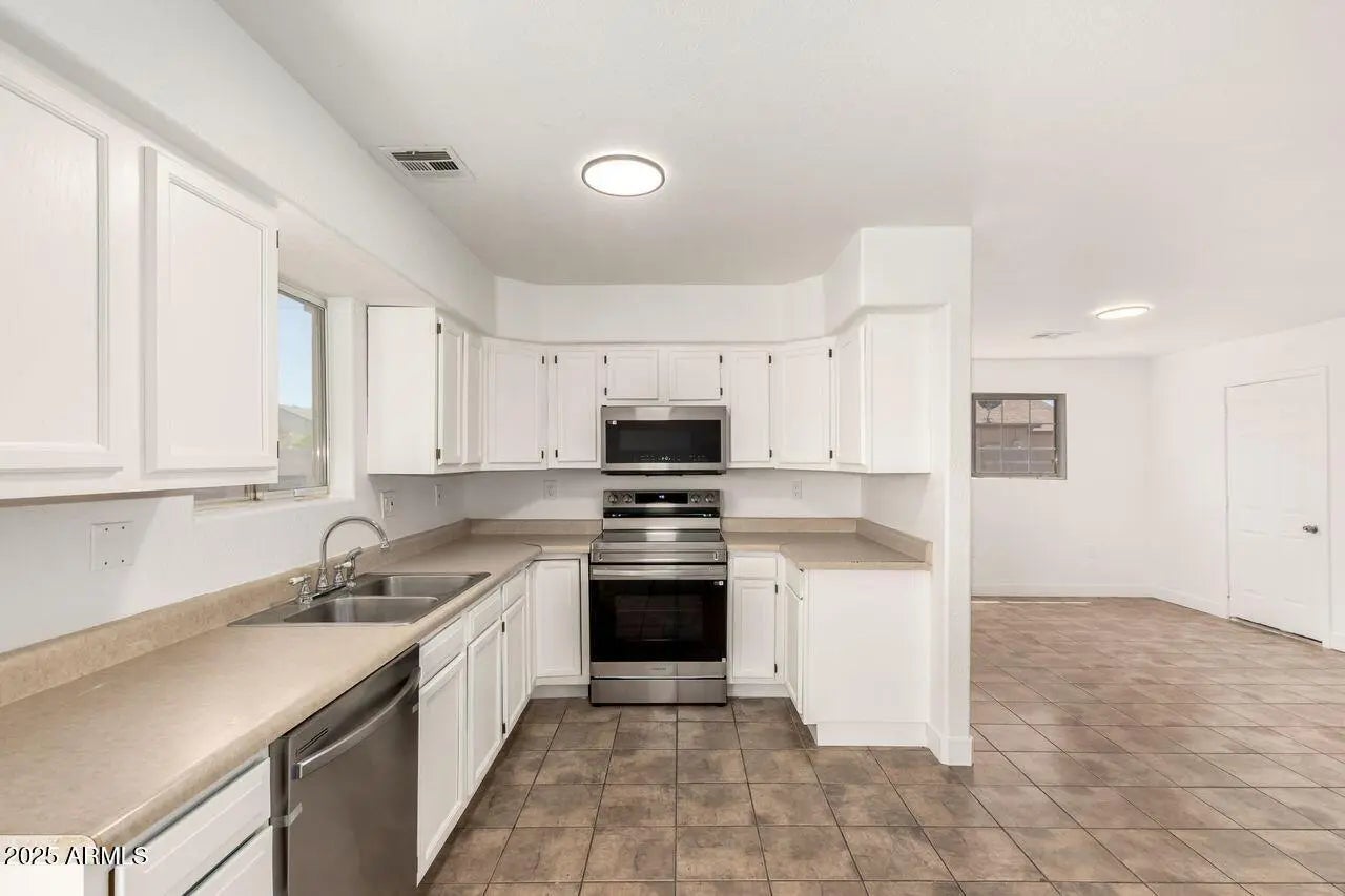 Photo of Listing #6897021