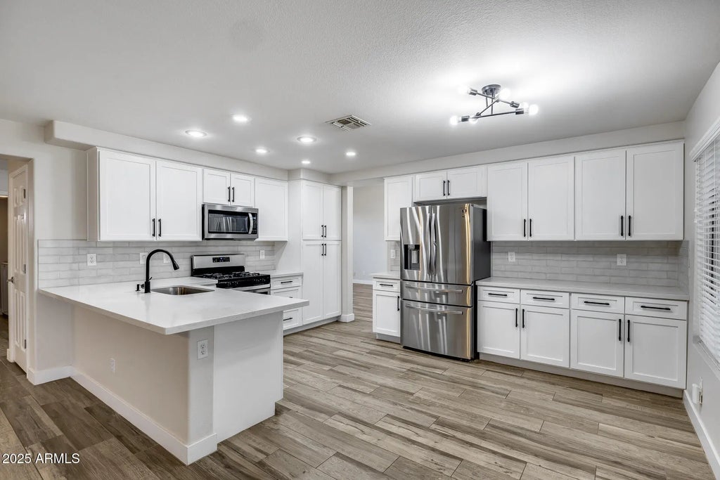 1883 W Falcon Drive, Chandler