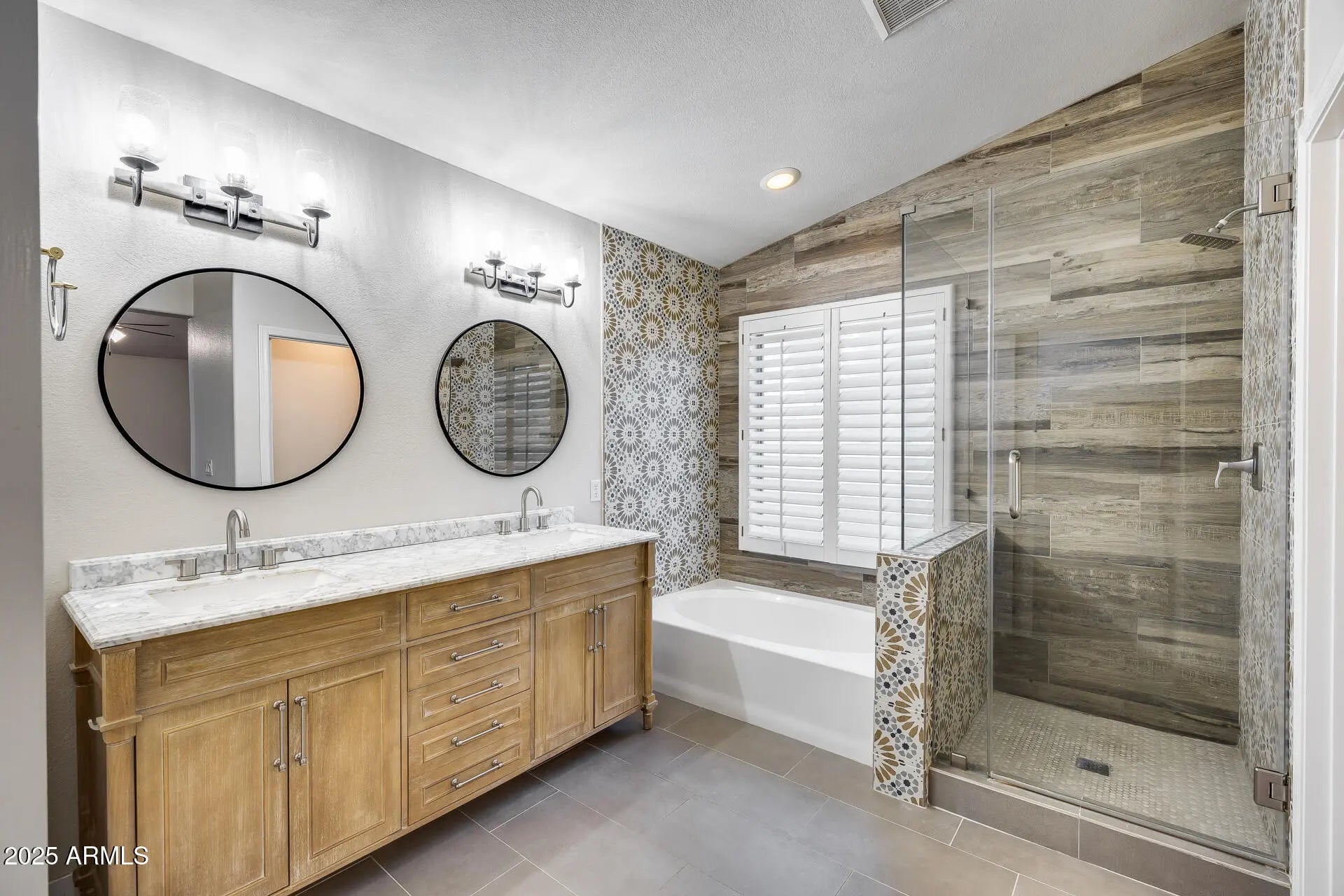 Photo of Listing #6911827