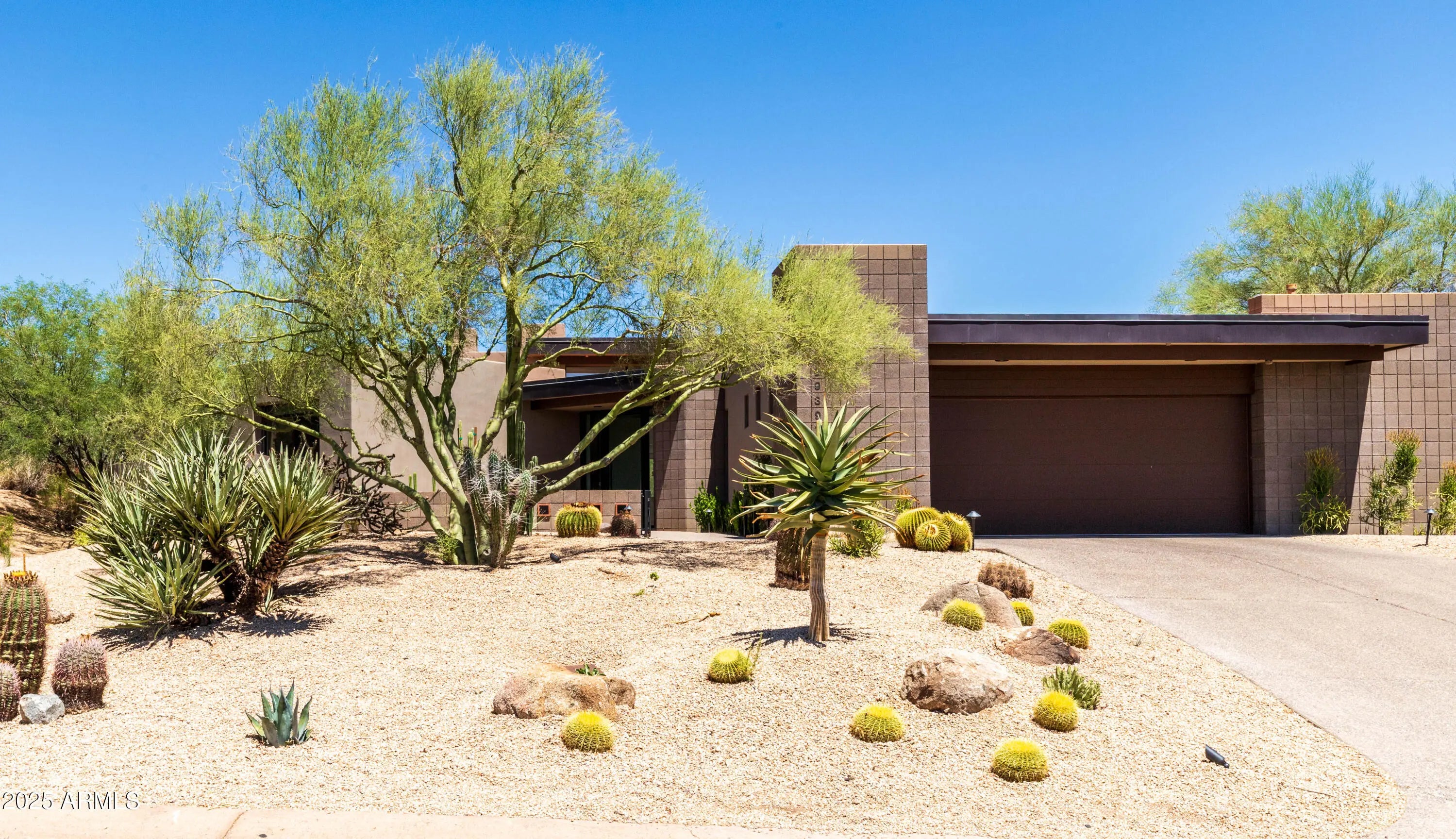 Photo of Listing #6897431