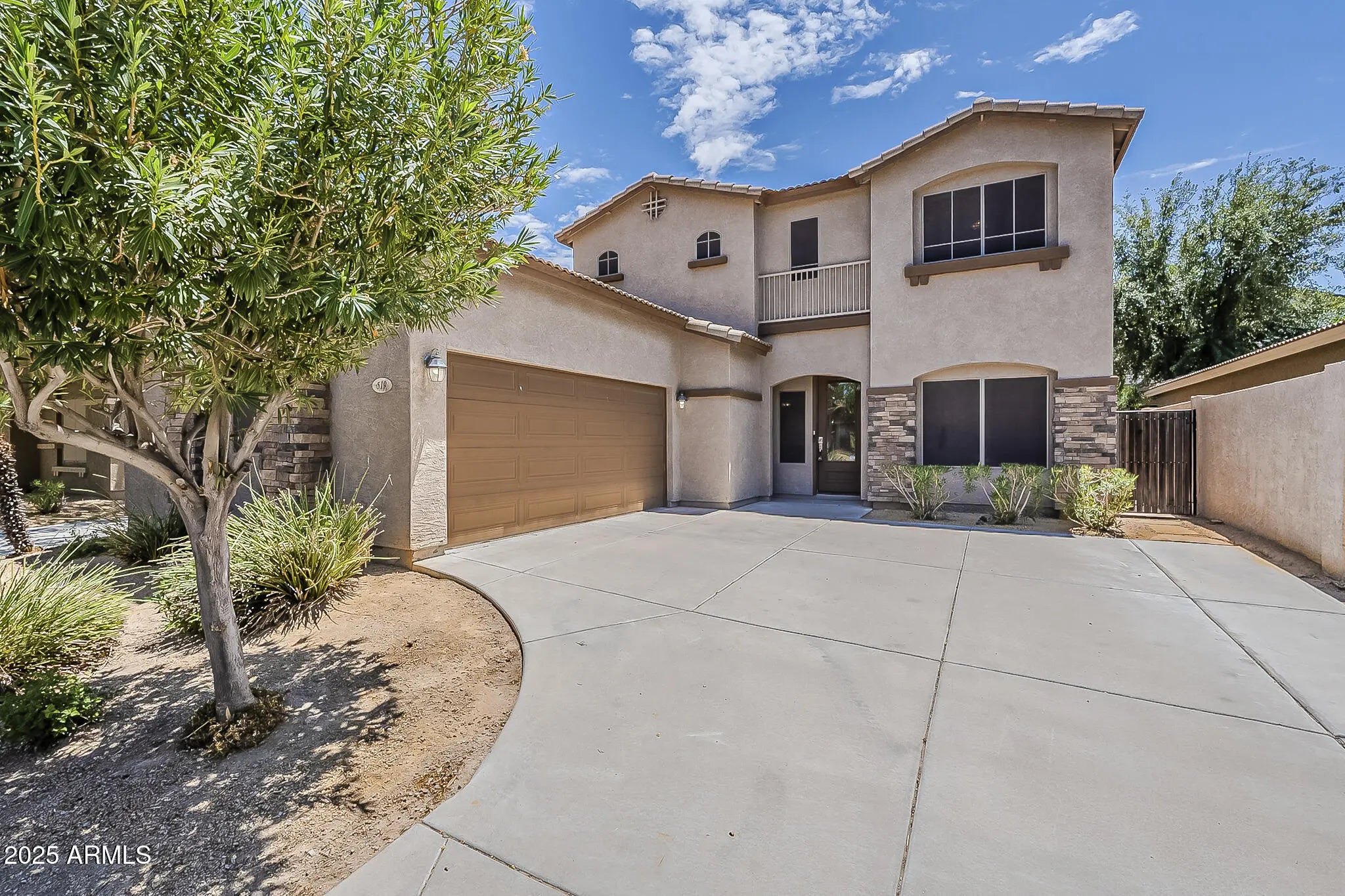 Photo of Listing #6896818