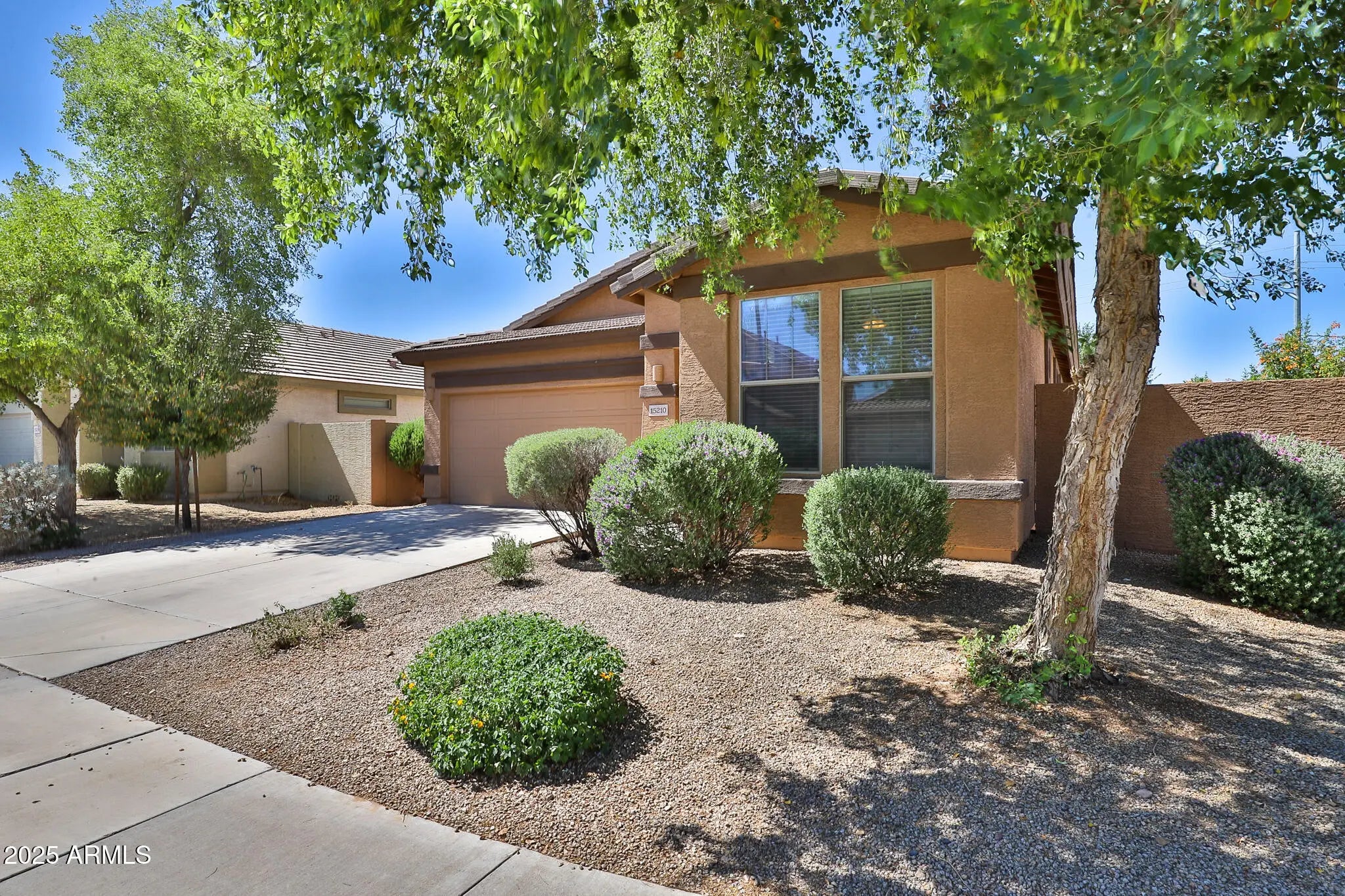 Photo of Listing #6896742