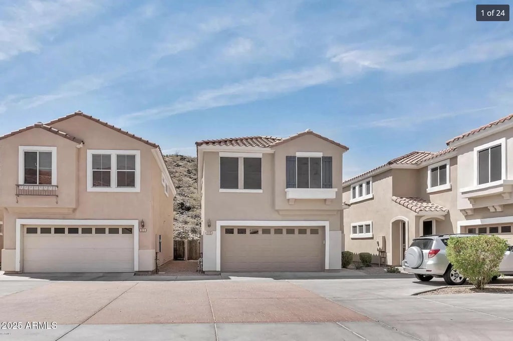 315 W Mountain Sage Drive, Phoenix