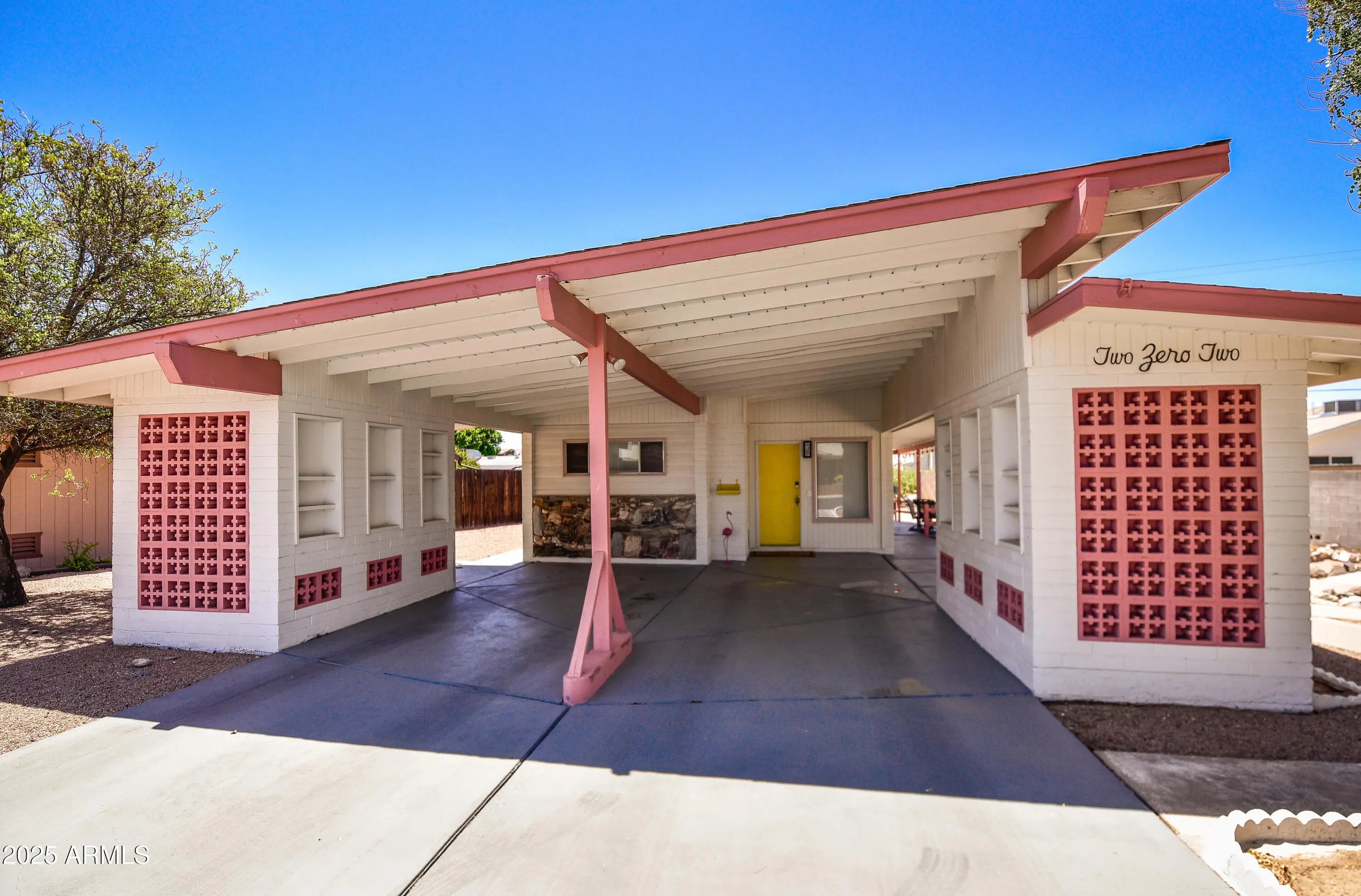 Photo of Listing #6903070