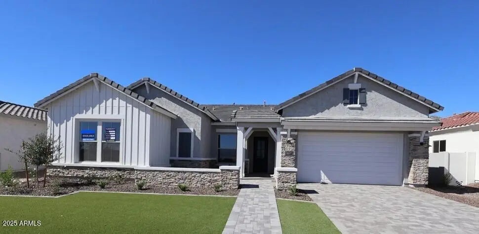 5604 N 202nd Lane, Litchfield Park