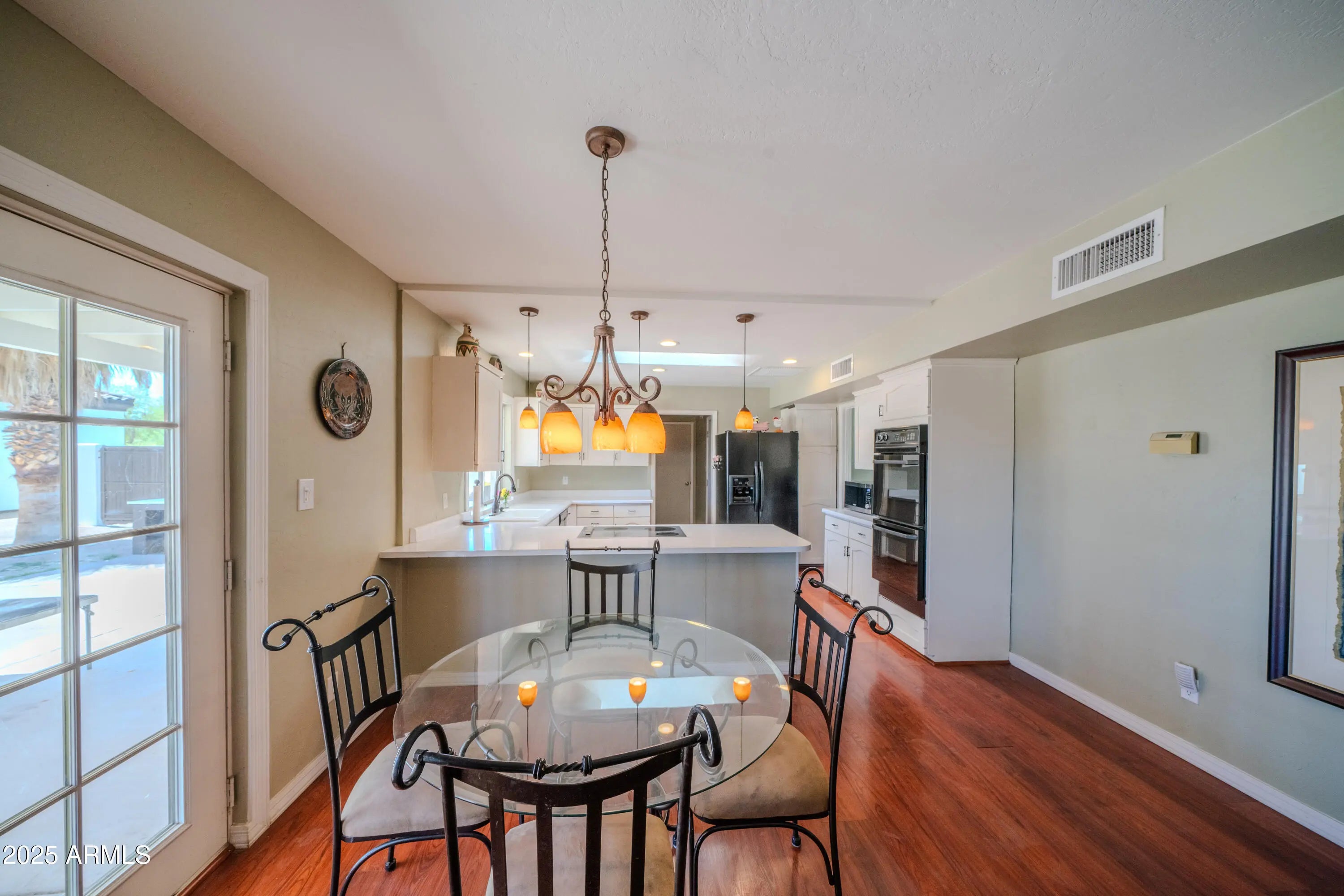 Photo of Listing #6897185