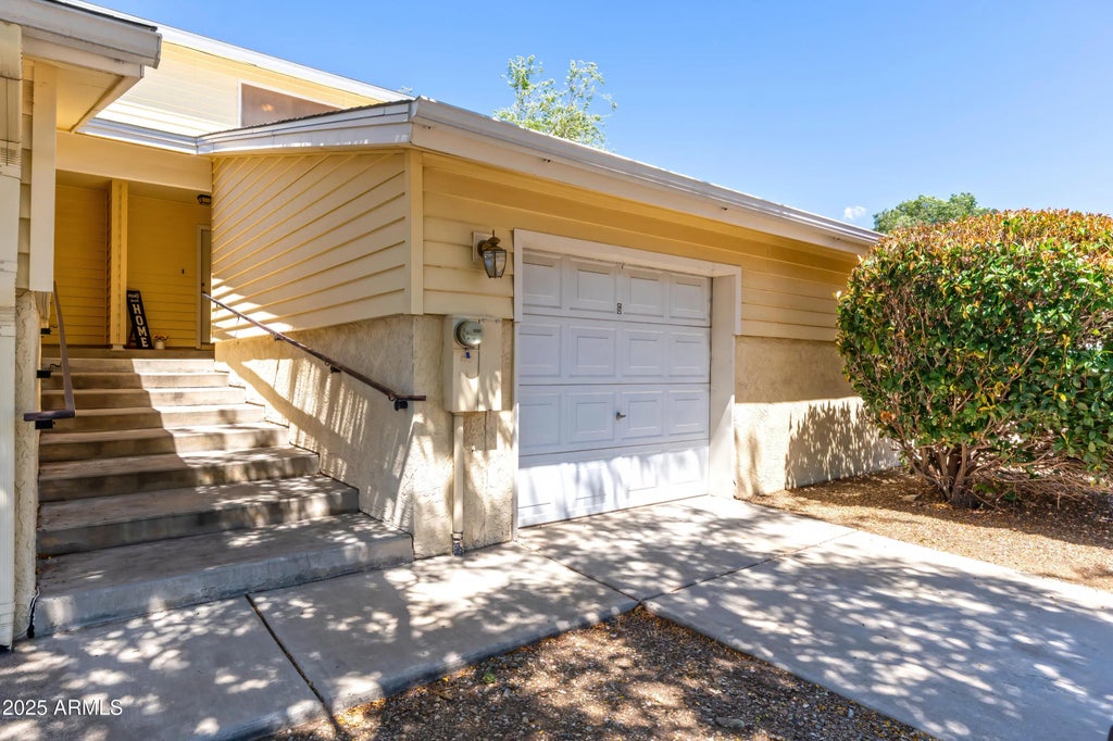 1246 Barzona Avenue (unit G), Dewey