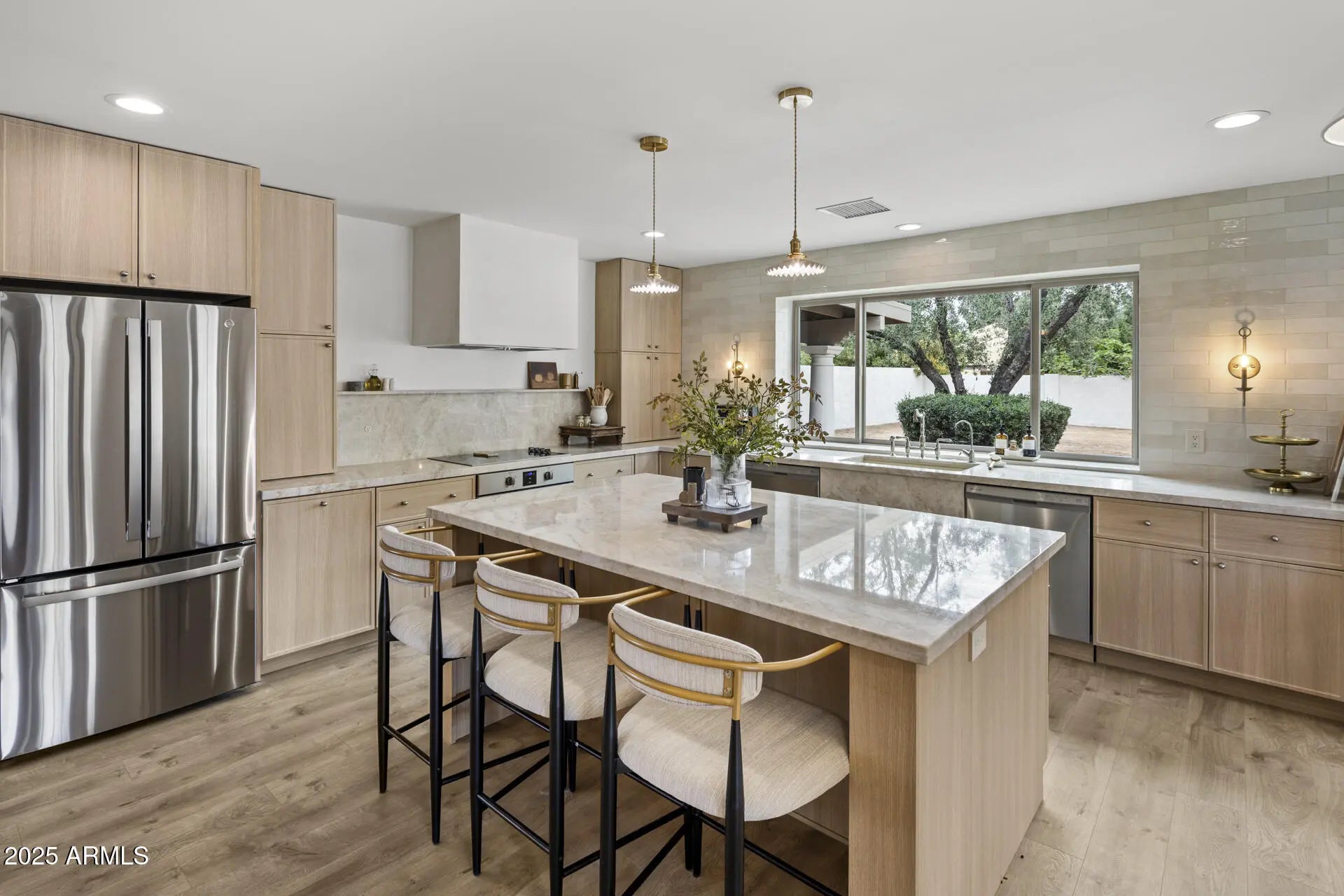 Photo of Listing #6897542