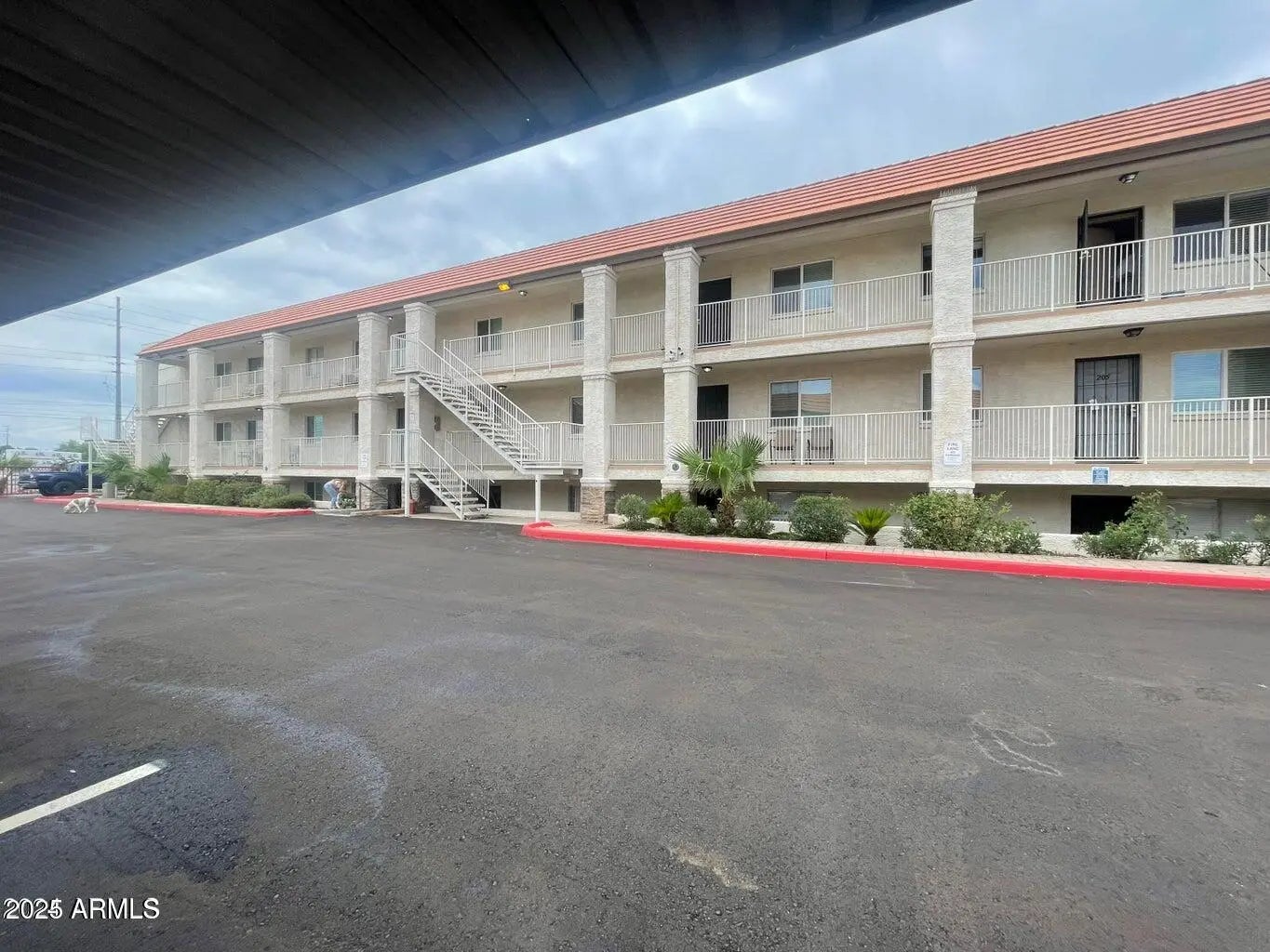 Photo of Listing #6897374