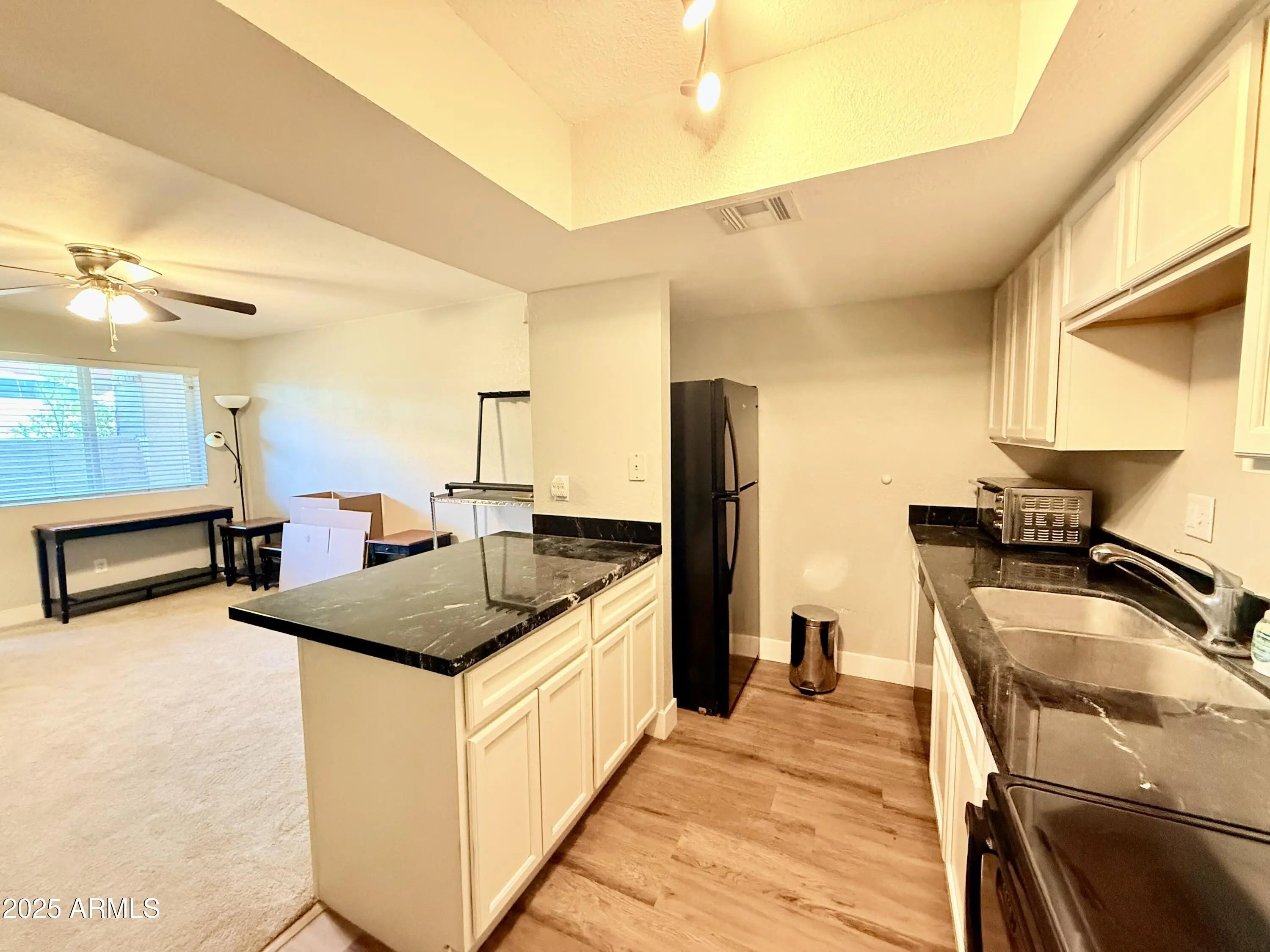 Photo of Listing #6897374