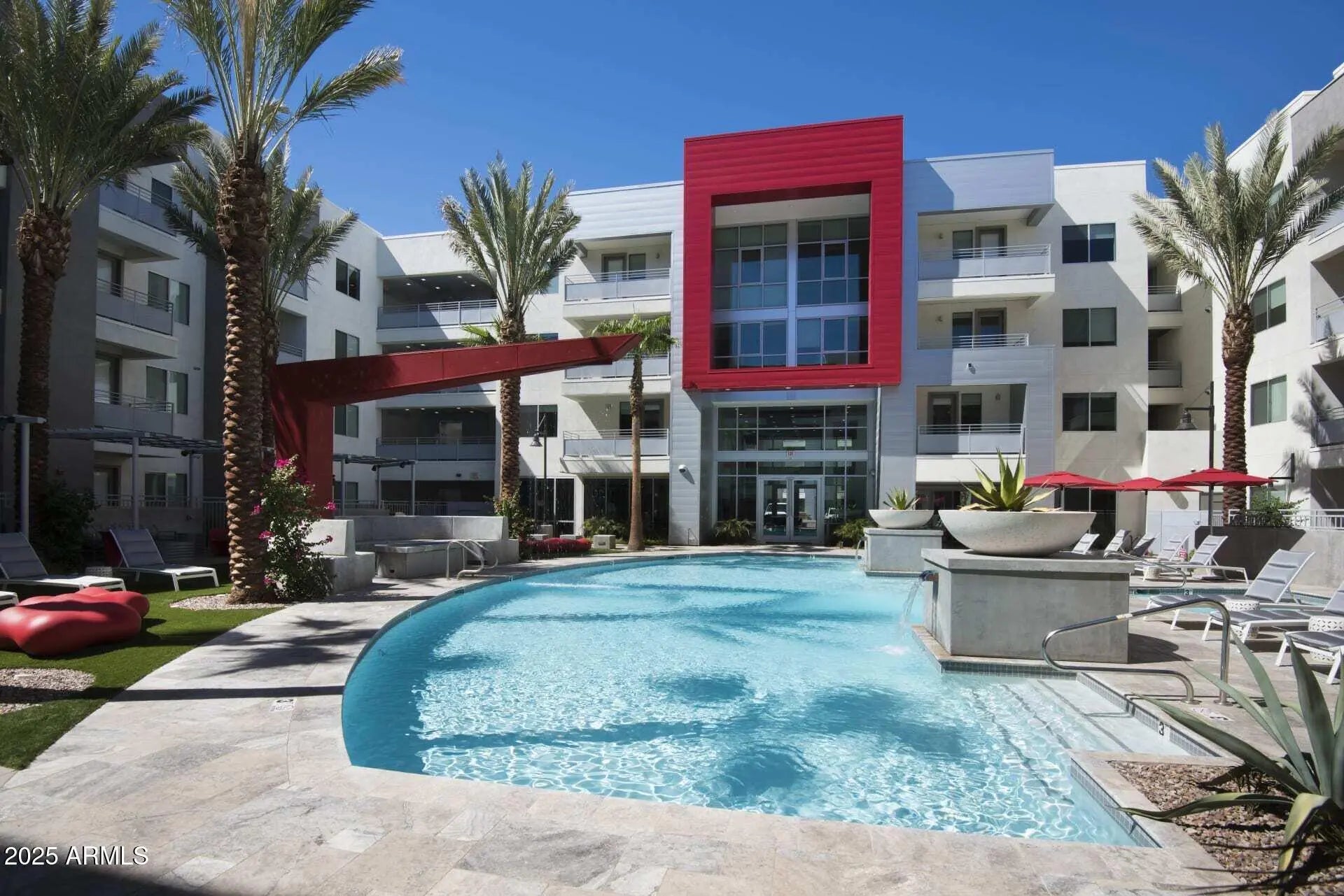 Photo of Listing #6897404